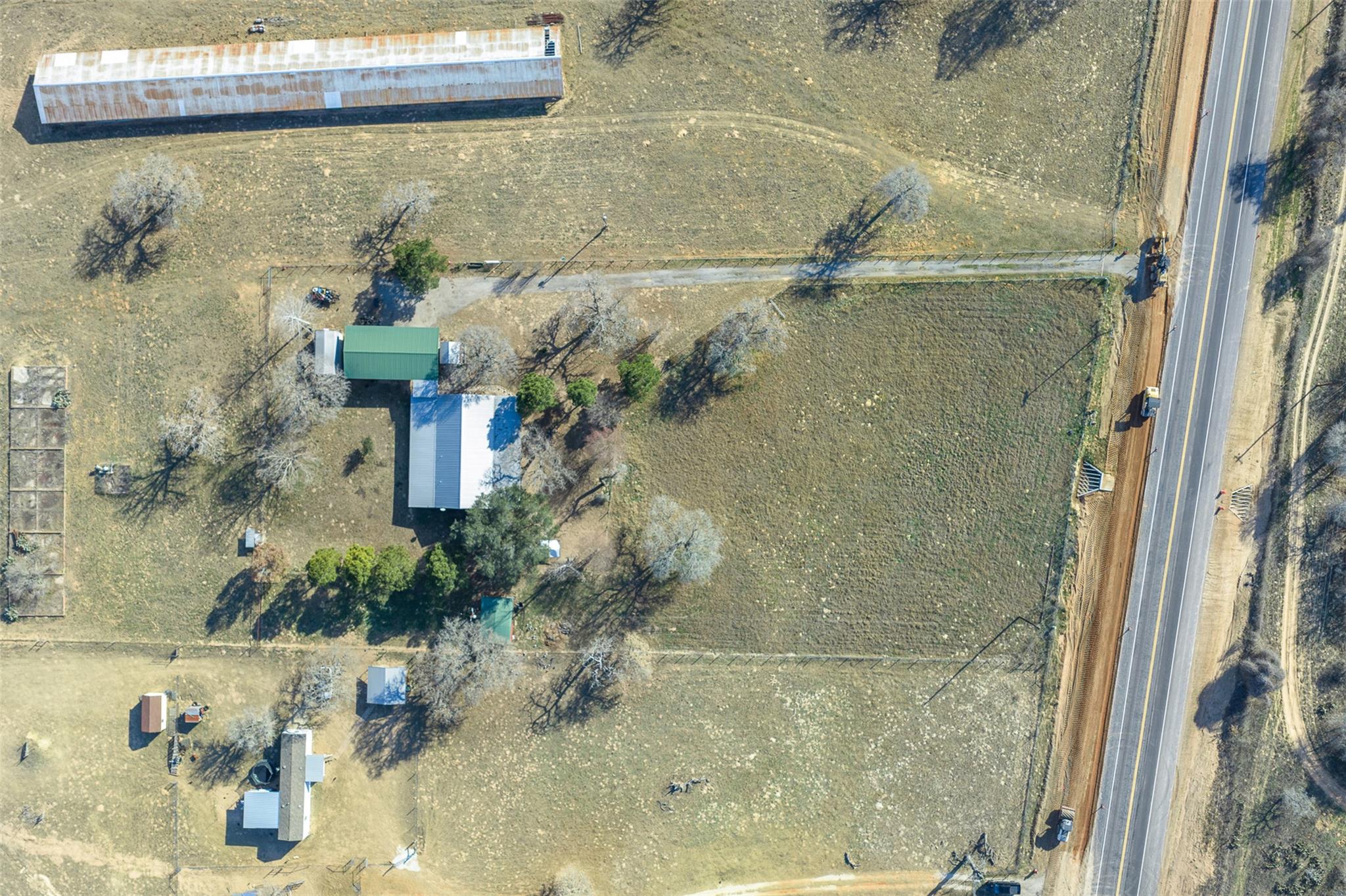 7393 N State Highway 80, Nixon, TX 78140
