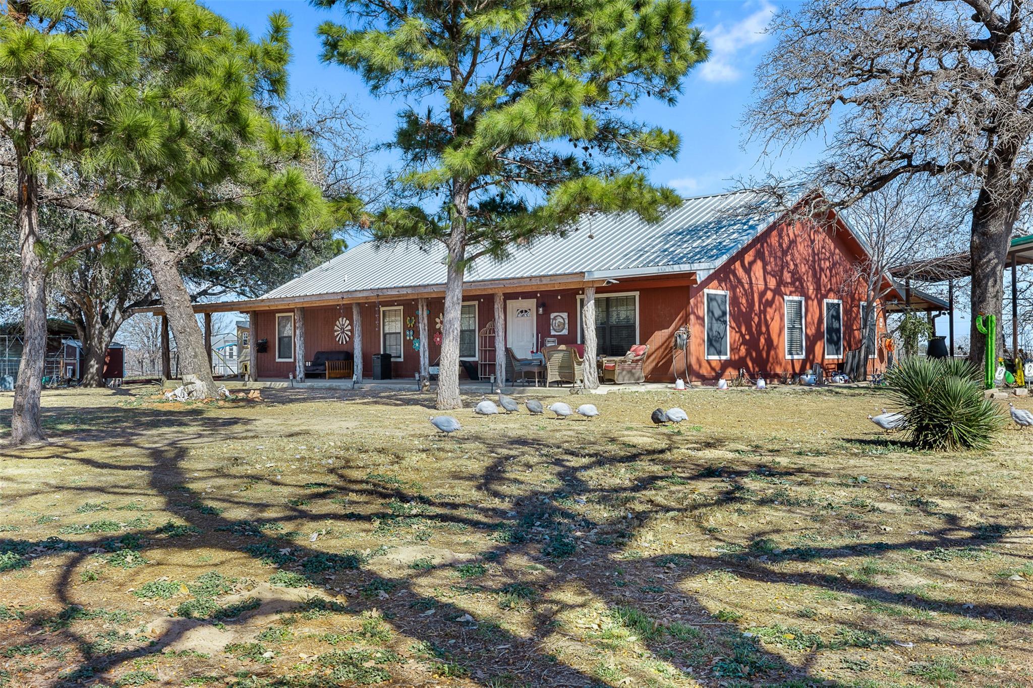 7393 N State Highway 80, Nixon, TX 78140