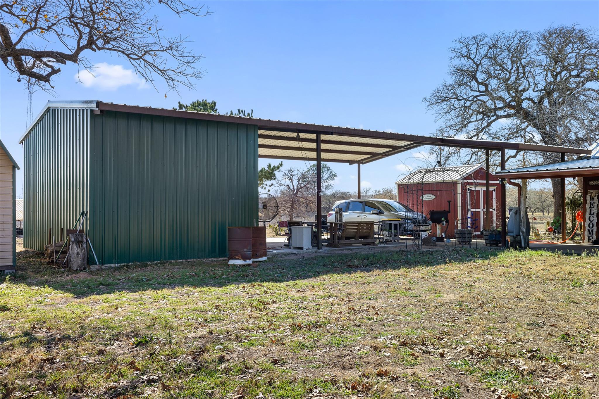 7393 N State Highway 80, Nixon, TX 78140