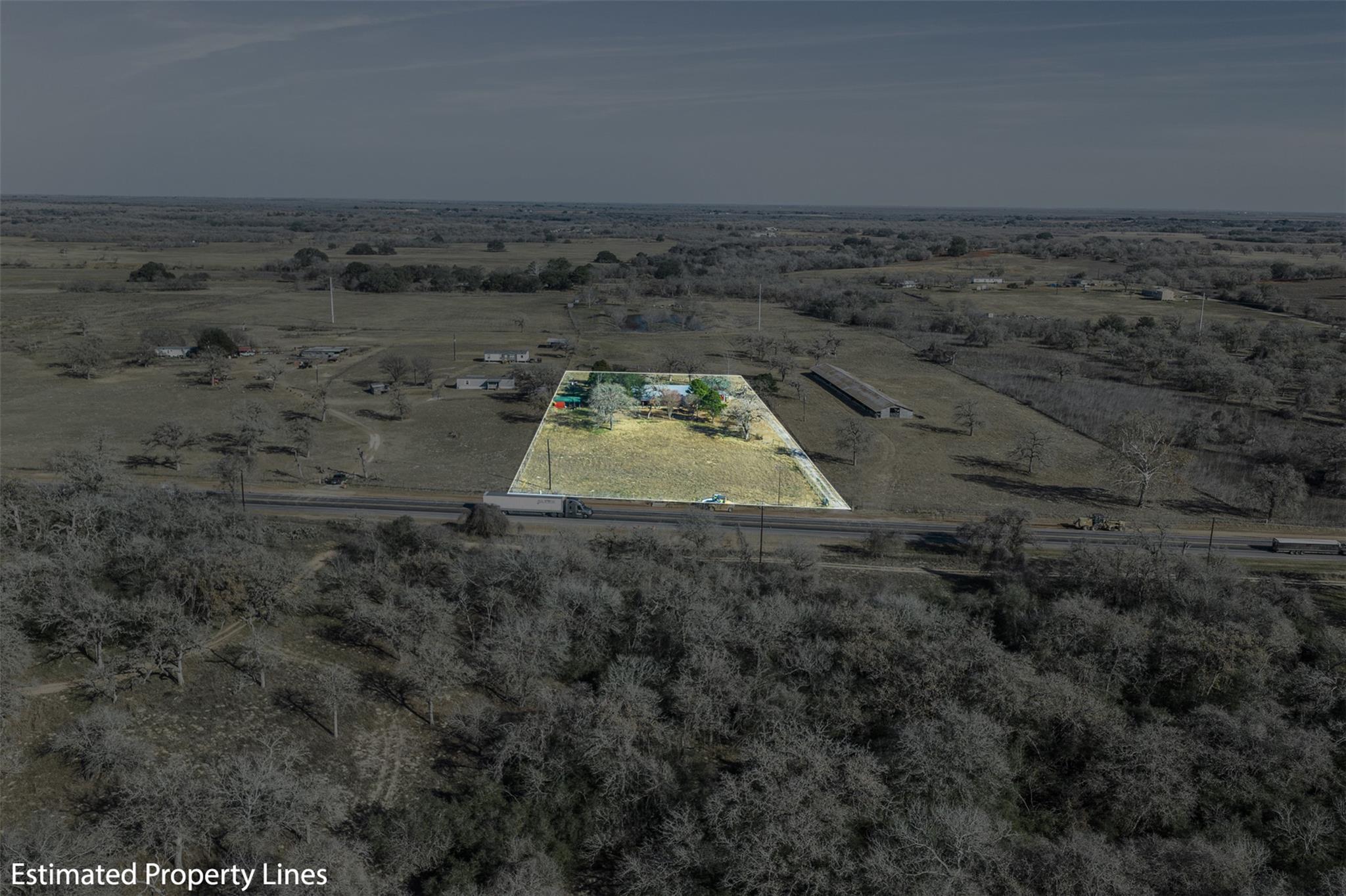 7393 N State Highway 80, Nixon, TX 78140