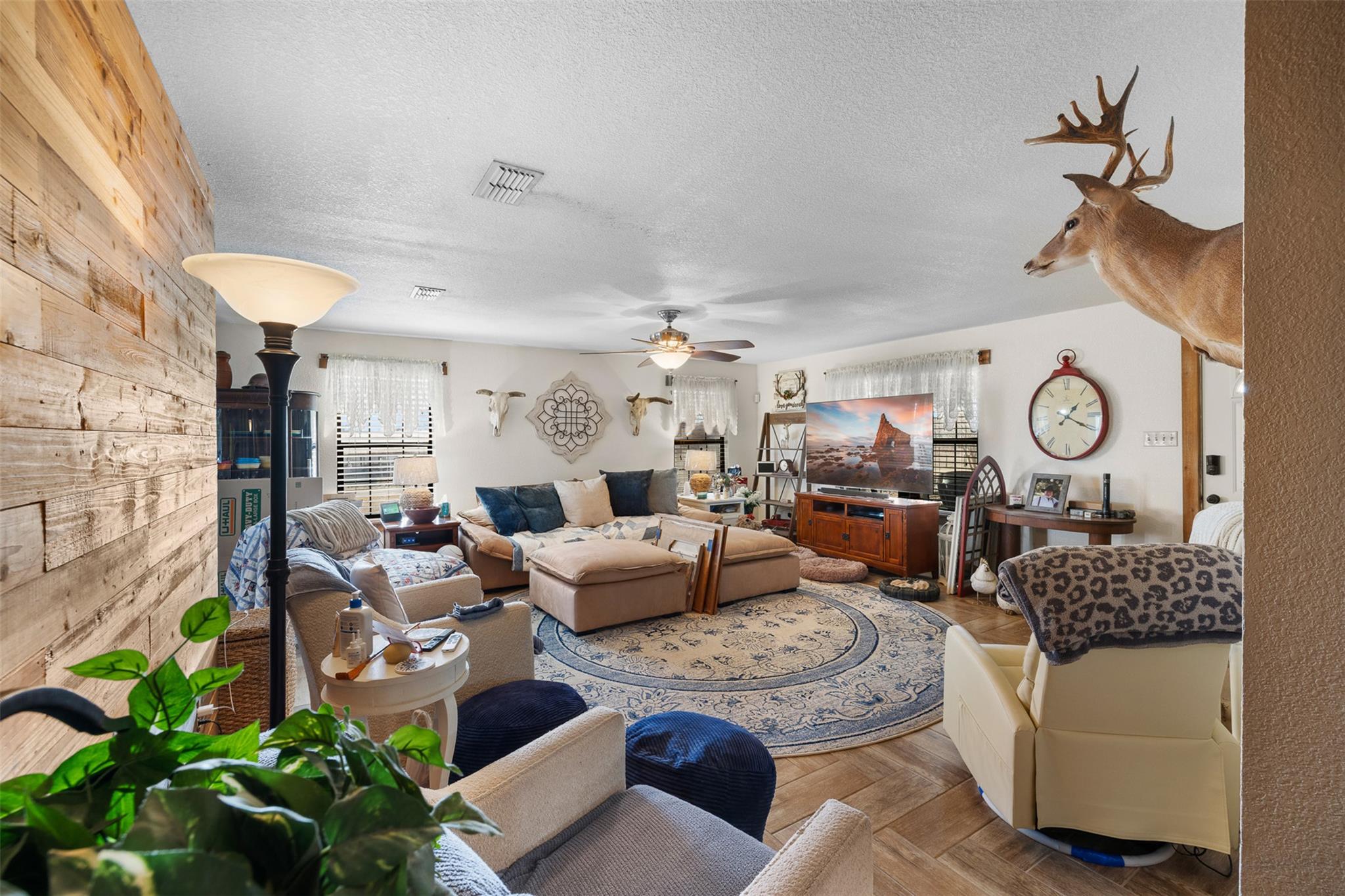 7393 N State Highway 80, Nixon, TX 78140