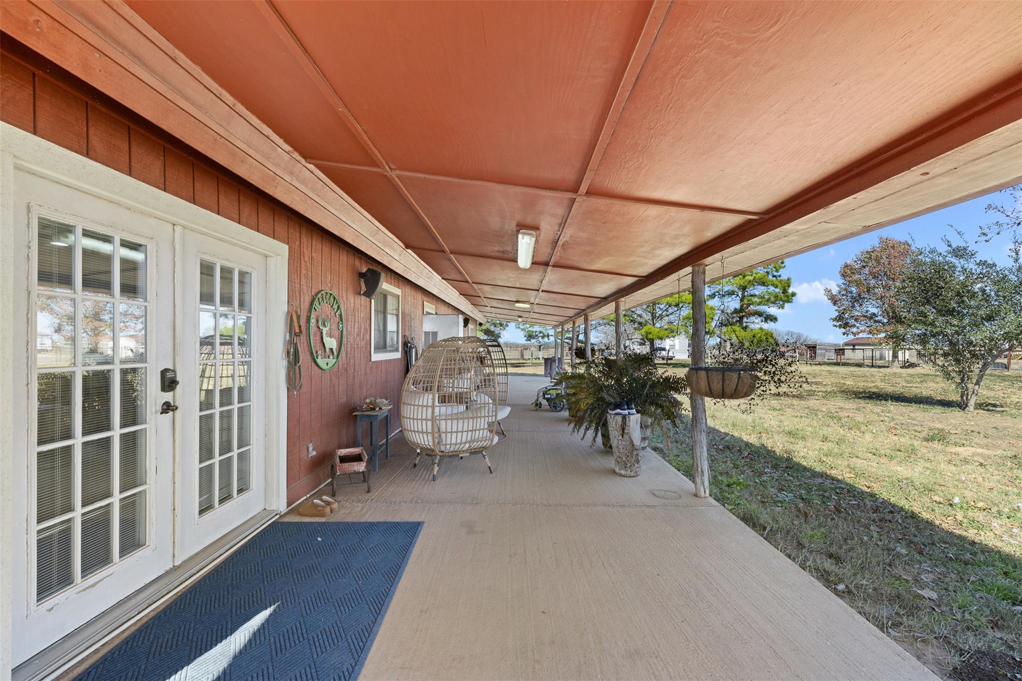 7393 N State Highway 80, Nixon, TX 78140