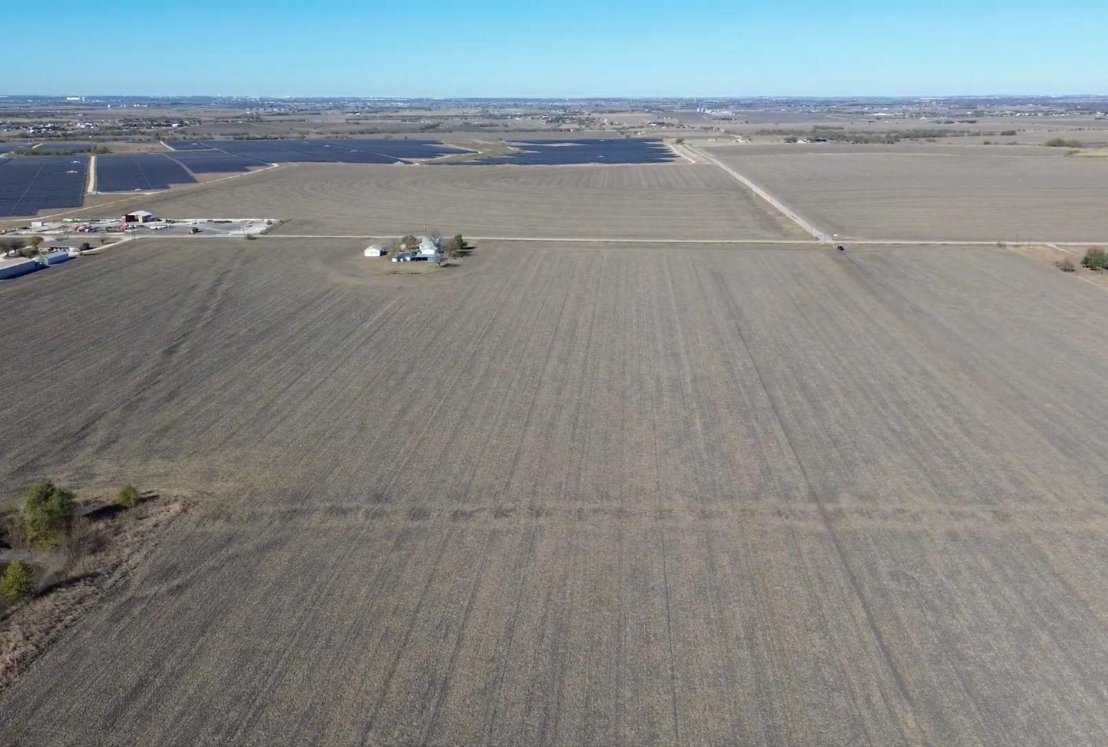 18402 Manda Carlson Rd, Coupland, TX 78615