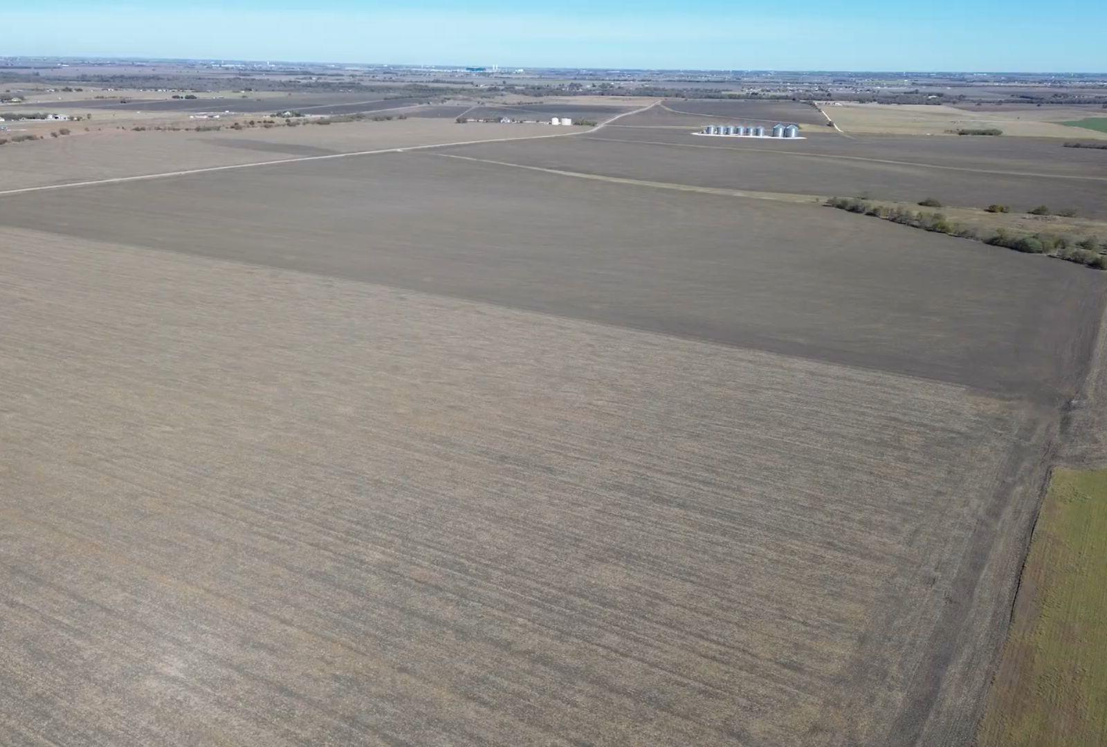 18402 Manda Carlson Rd, Coupland, TX 78615