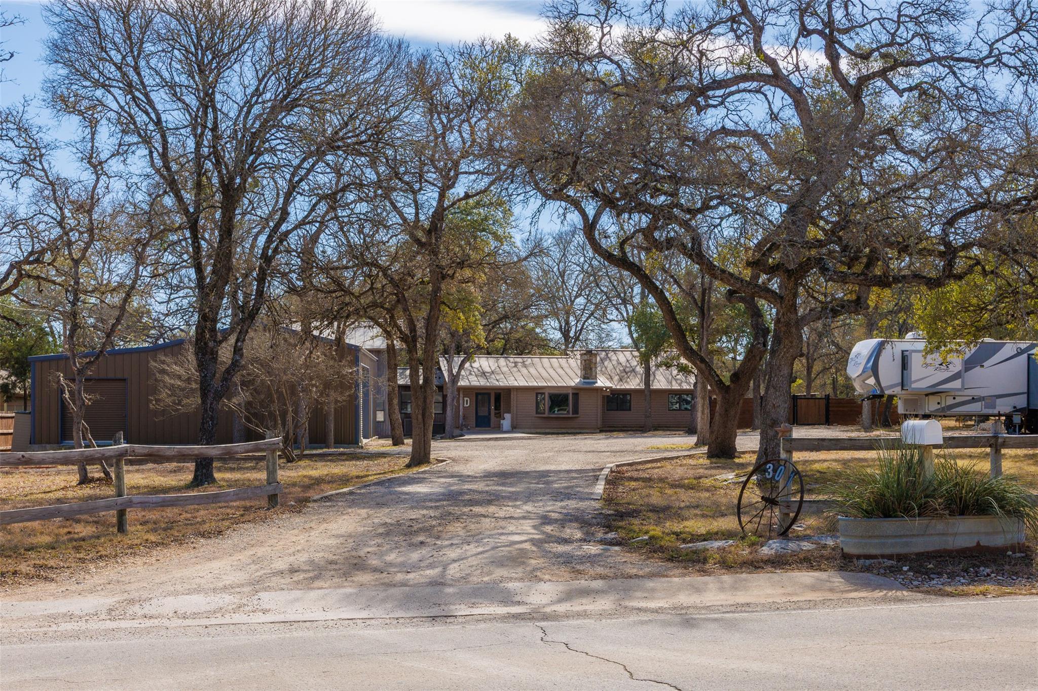 301 Green Acres Dr, Wimberley, TX 78676