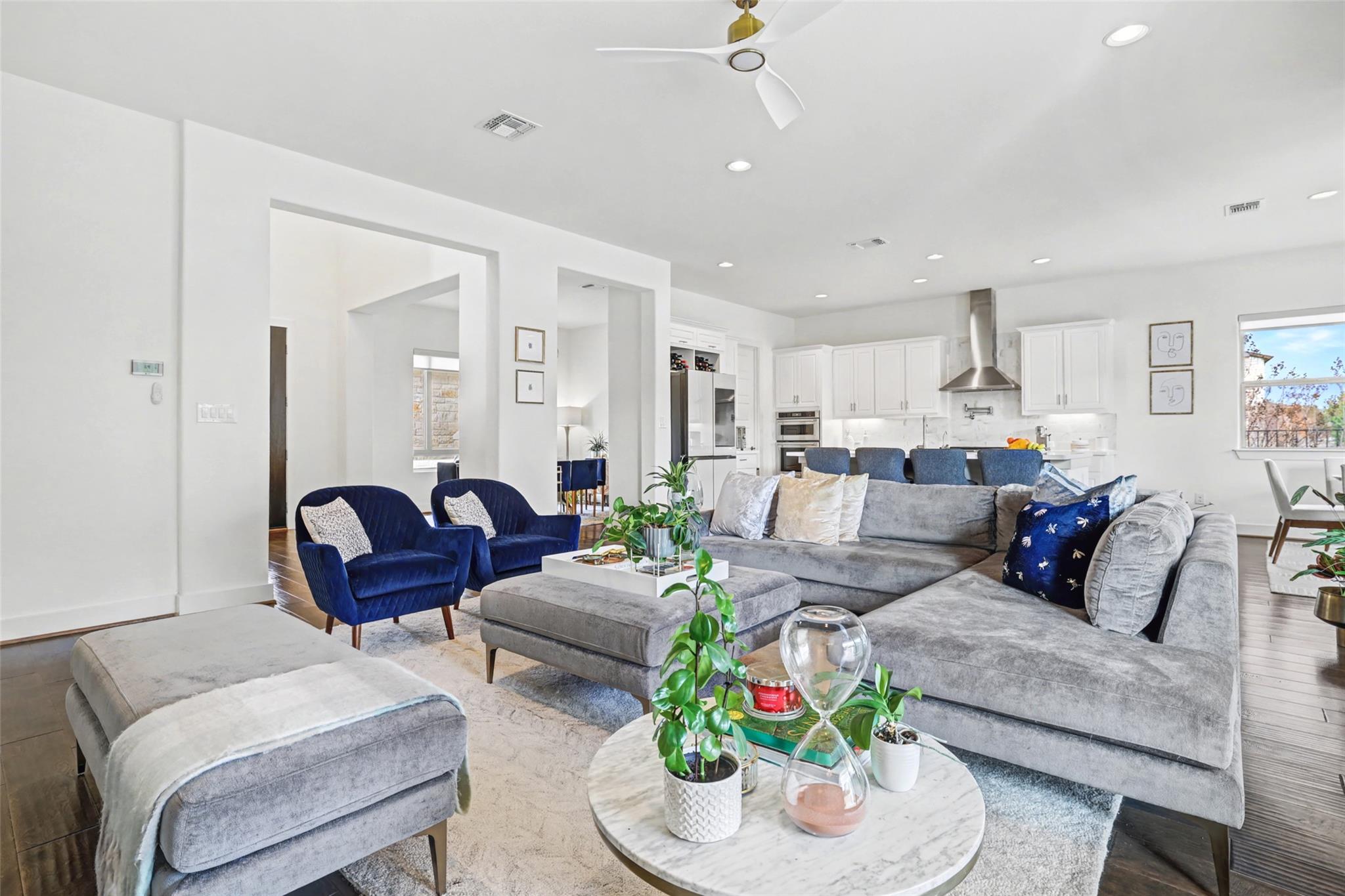 407 Forza Viola Way, Austin, TX 78738