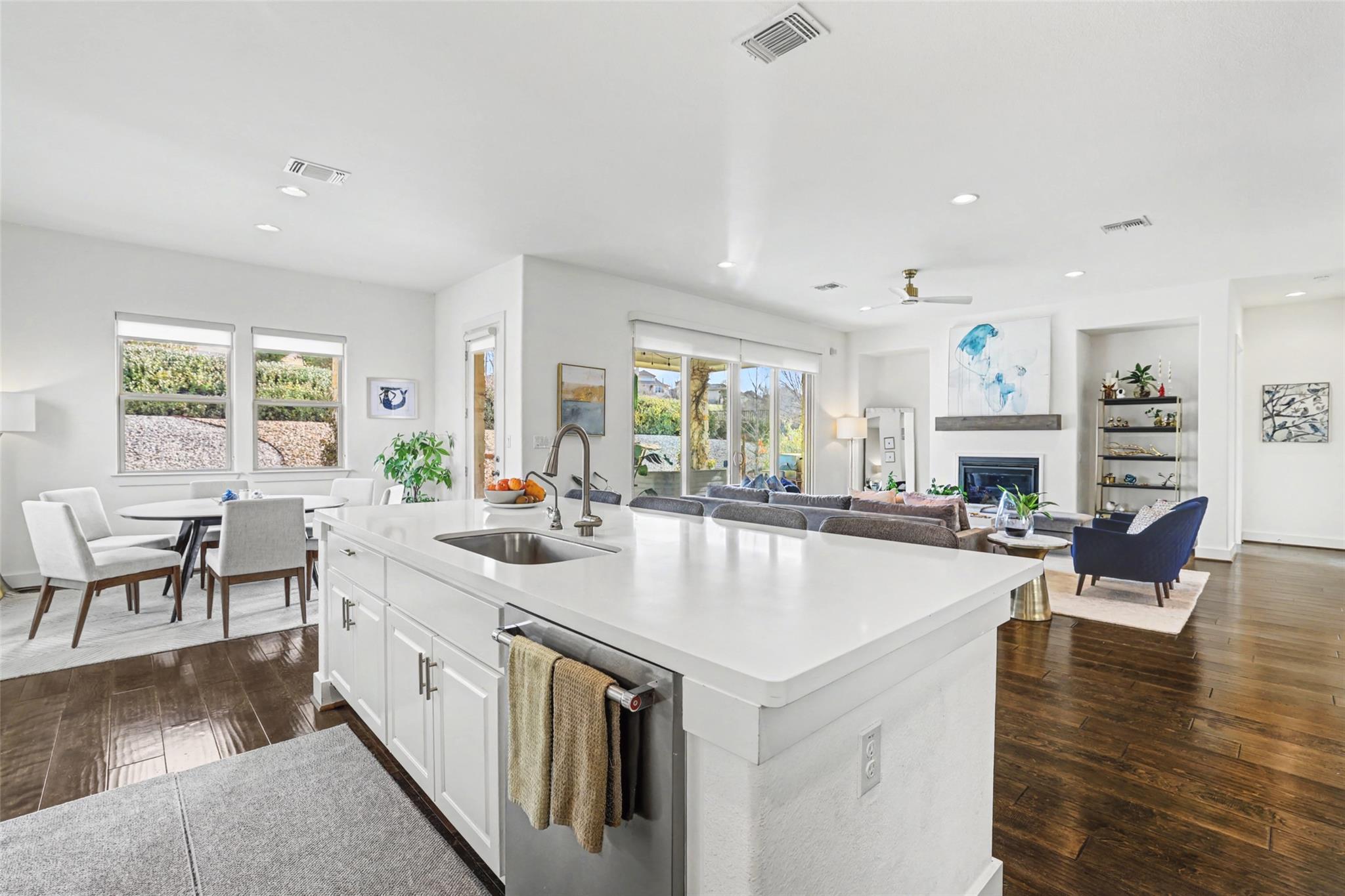 407 Forza Viola Way, Austin, TX 78738