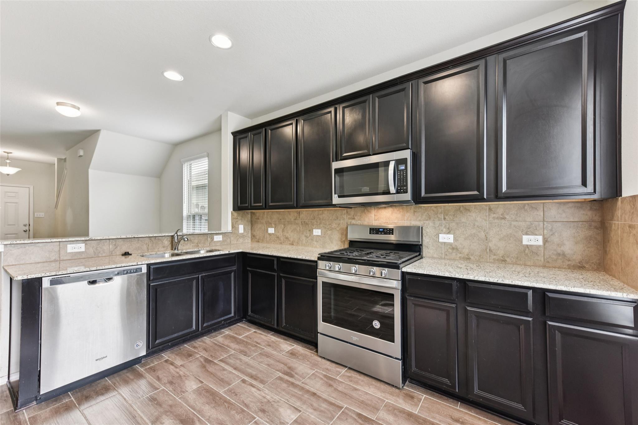 333 La Dera Dr, Liberty Hill, TX 78642