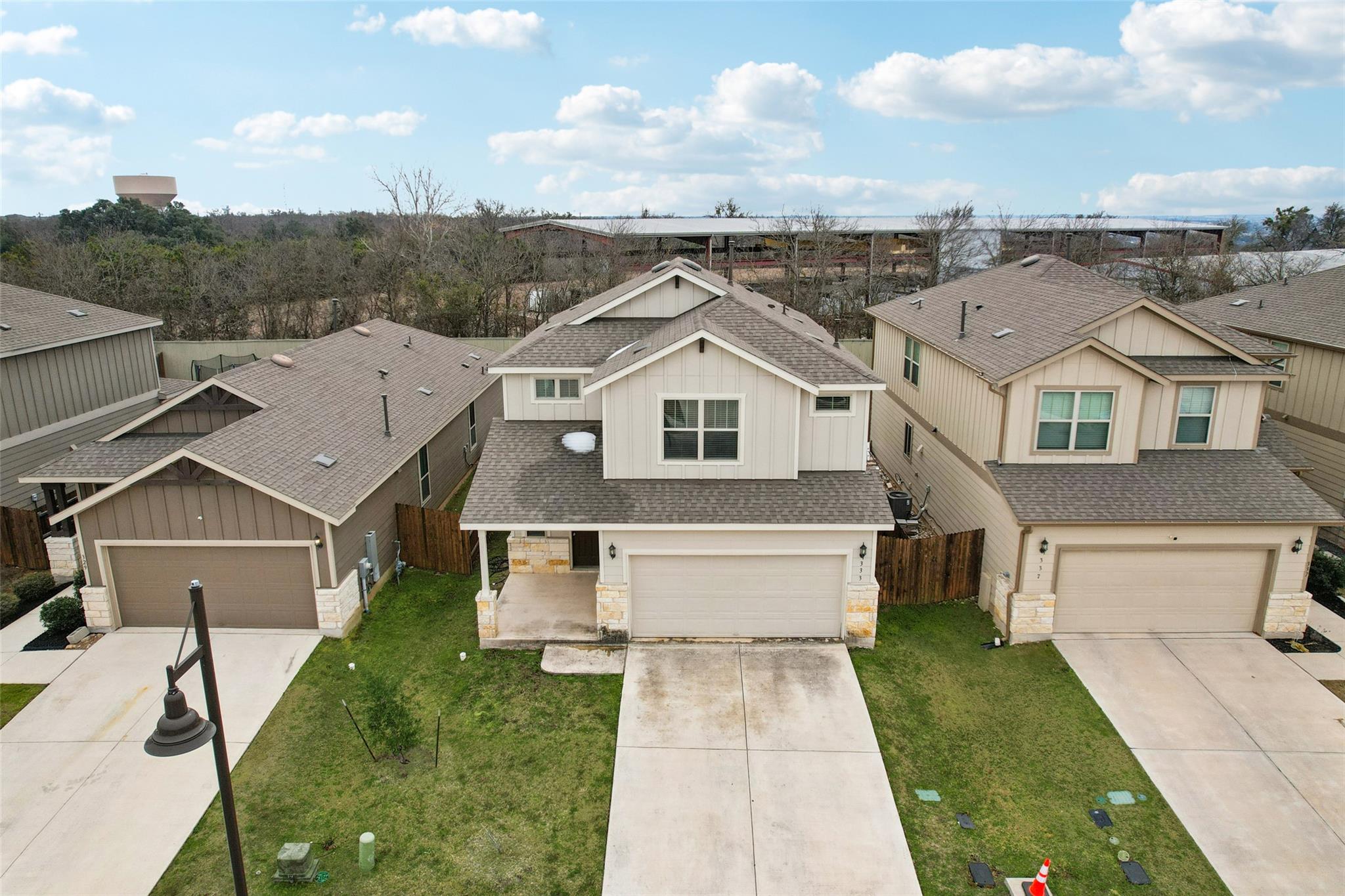 333 La Dera Dr, Liberty Hill, TX 78642