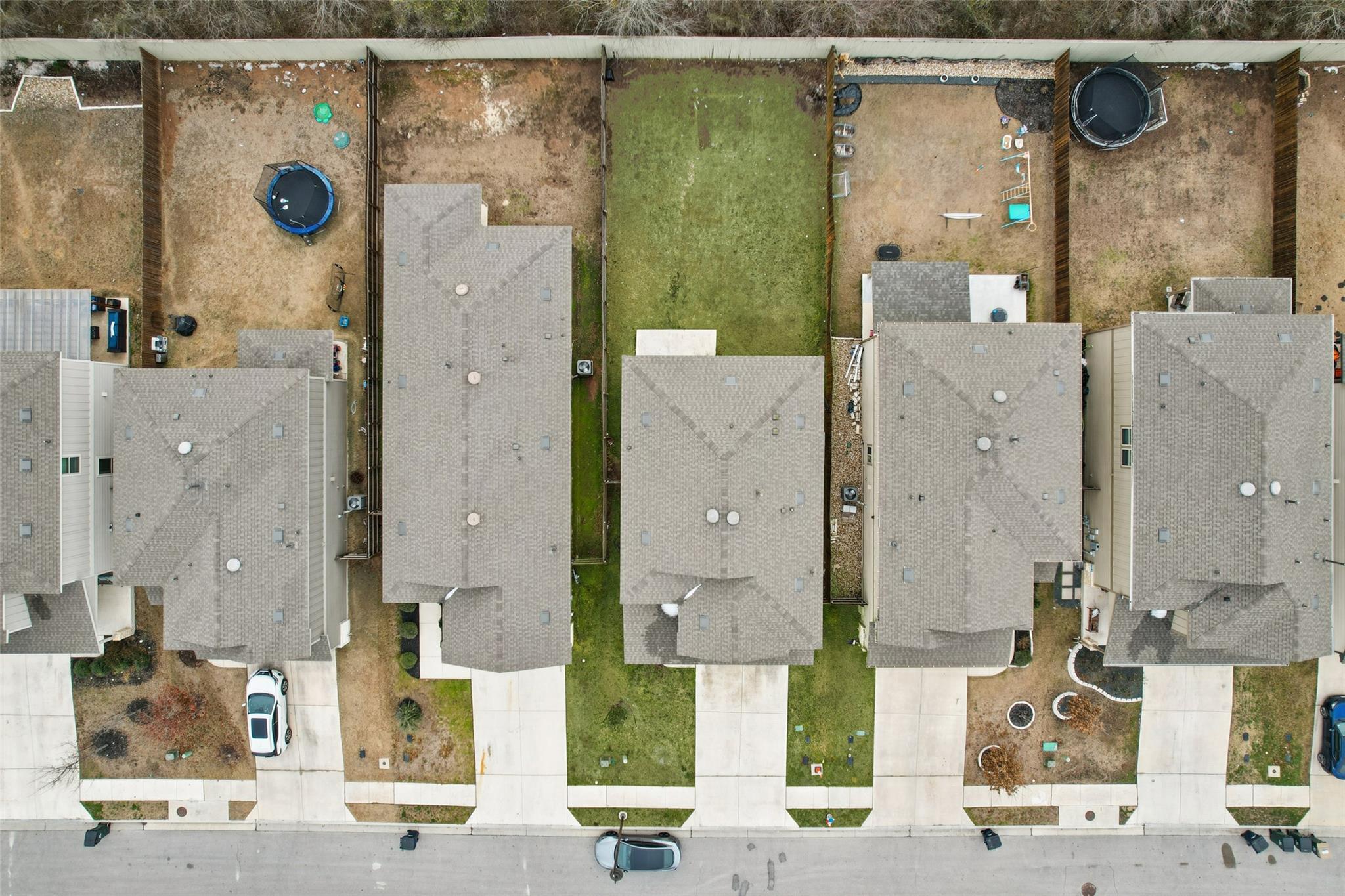 333 La Dera Dr, Liberty Hill, TX 78642