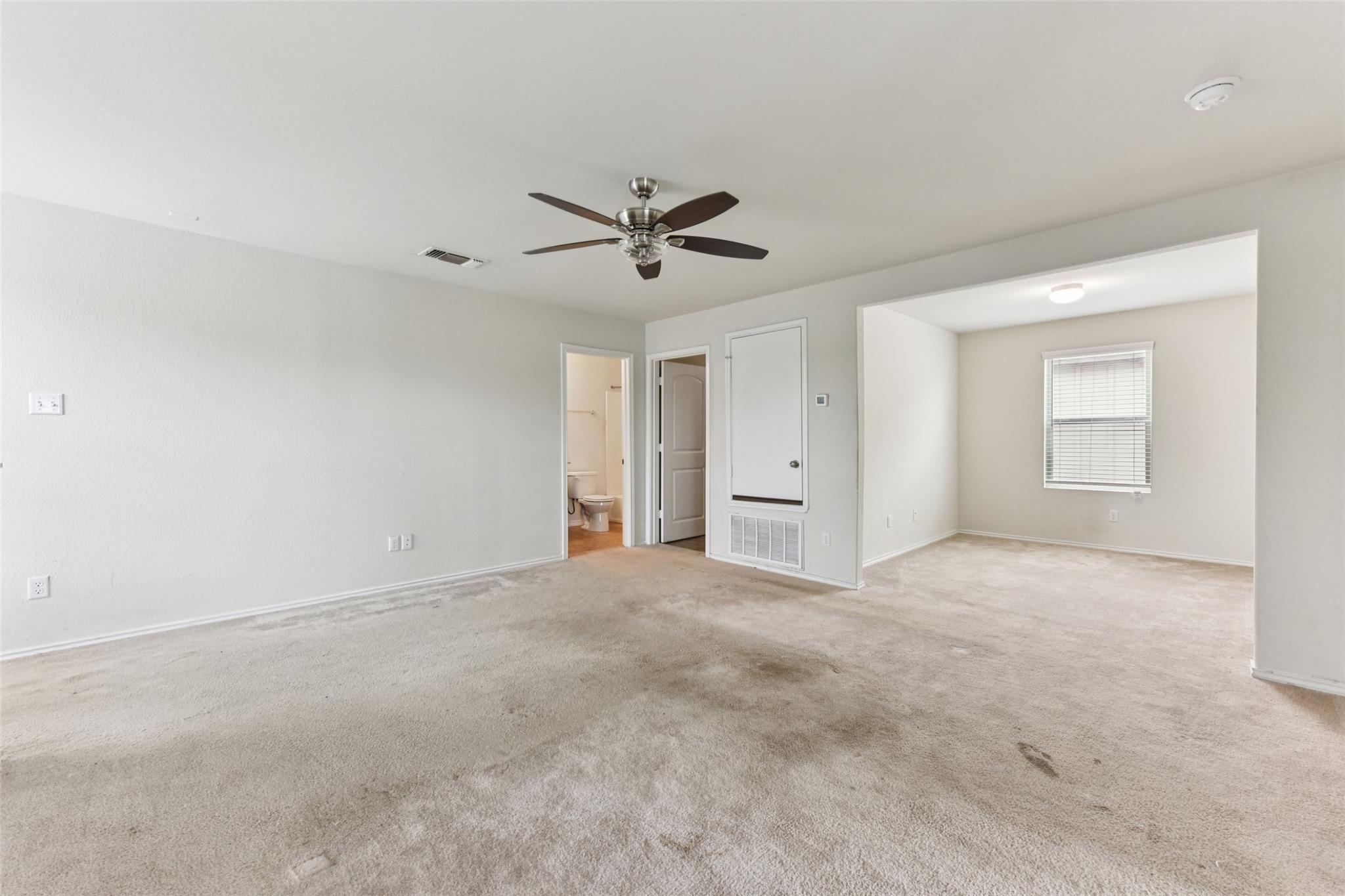 333 La Dera Dr, Liberty Hill, TX 78642