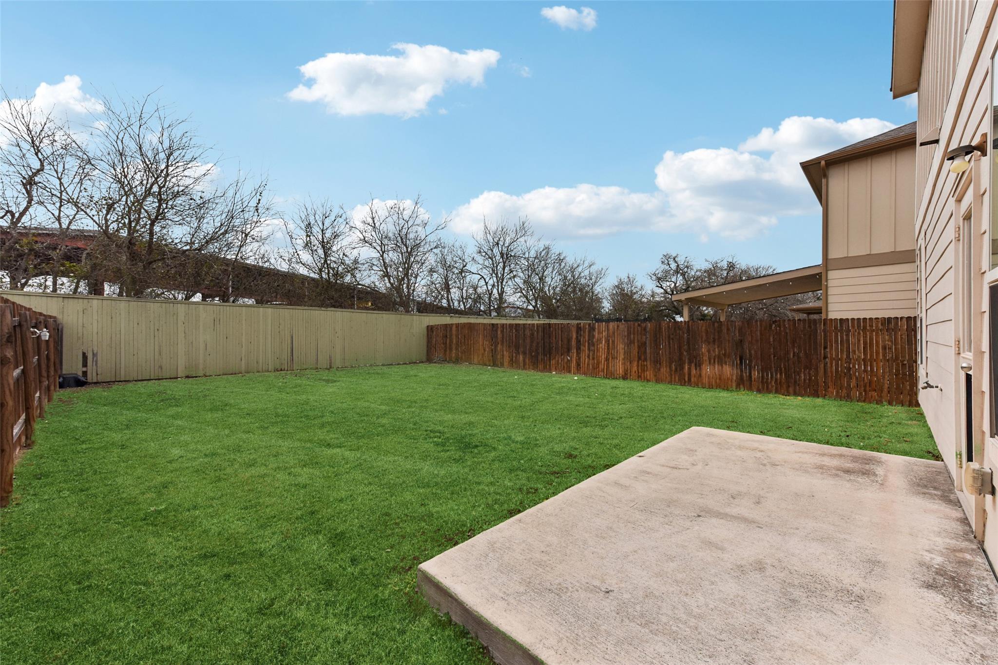 333 La Dera Dr, Liberty Hill, TX 78642