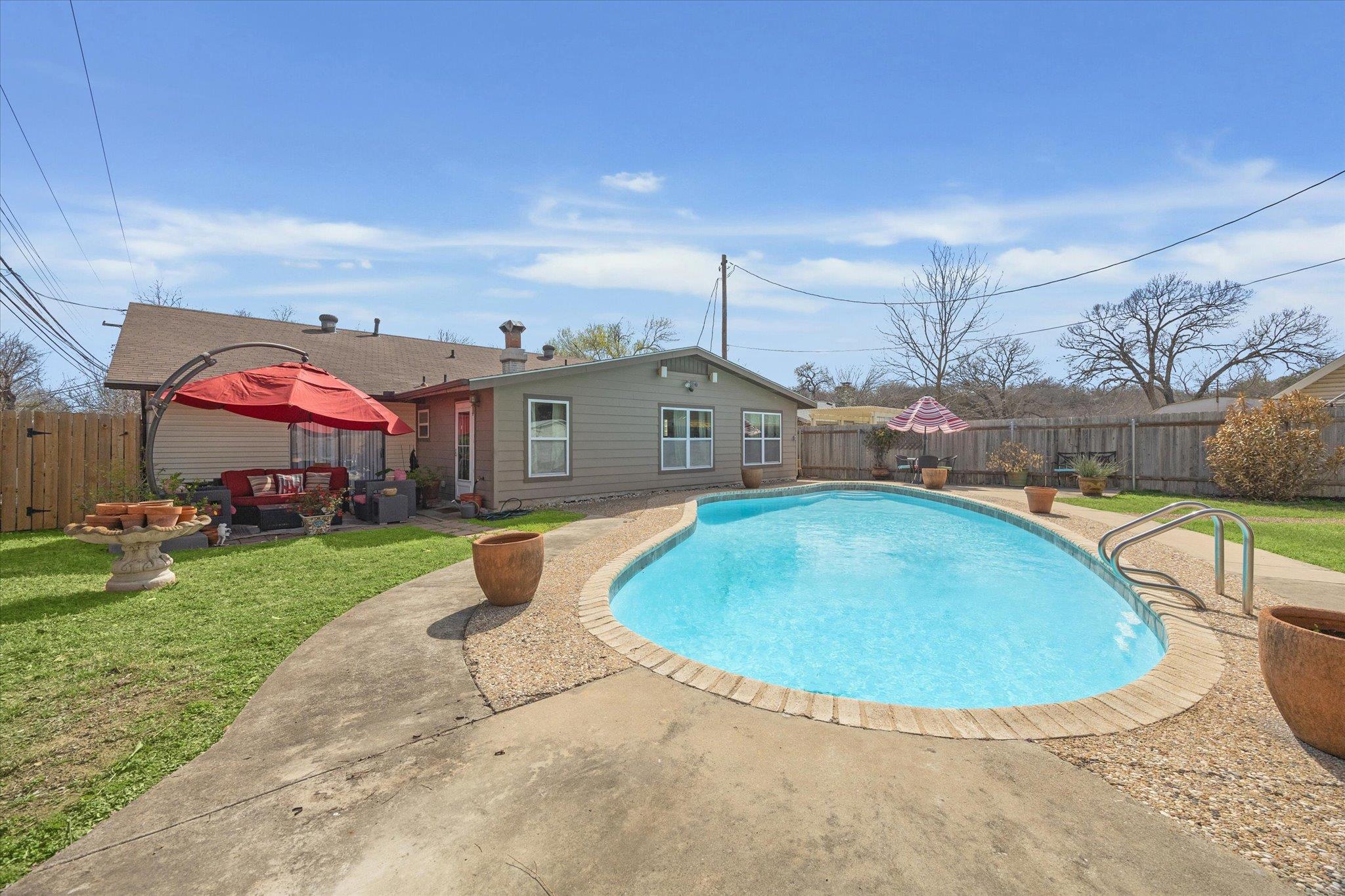 6702 Langston Dr, Austin, TX 78723