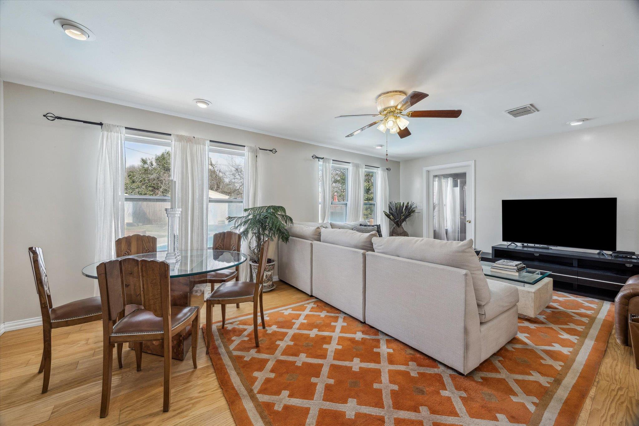 6702 Langston Dr, Austin, TX 78723