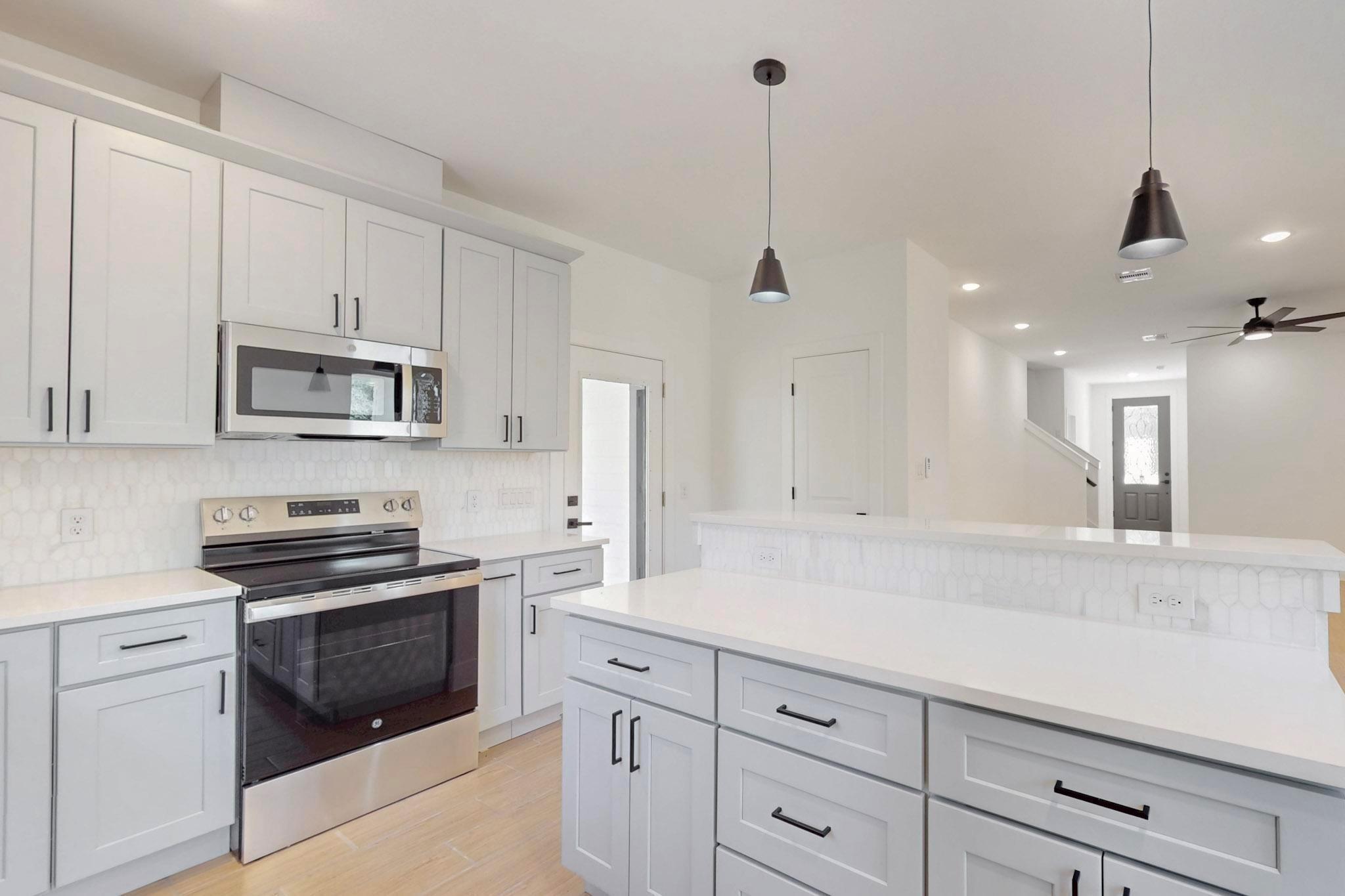 176 Kaelepulu Dr, Bastrop, TX 78602