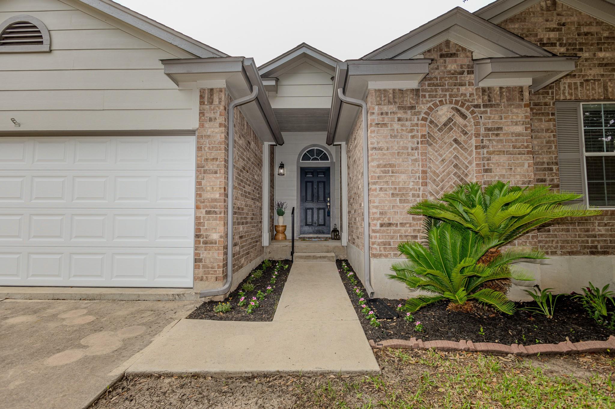 208 Discovery, Kyle, TX 78640