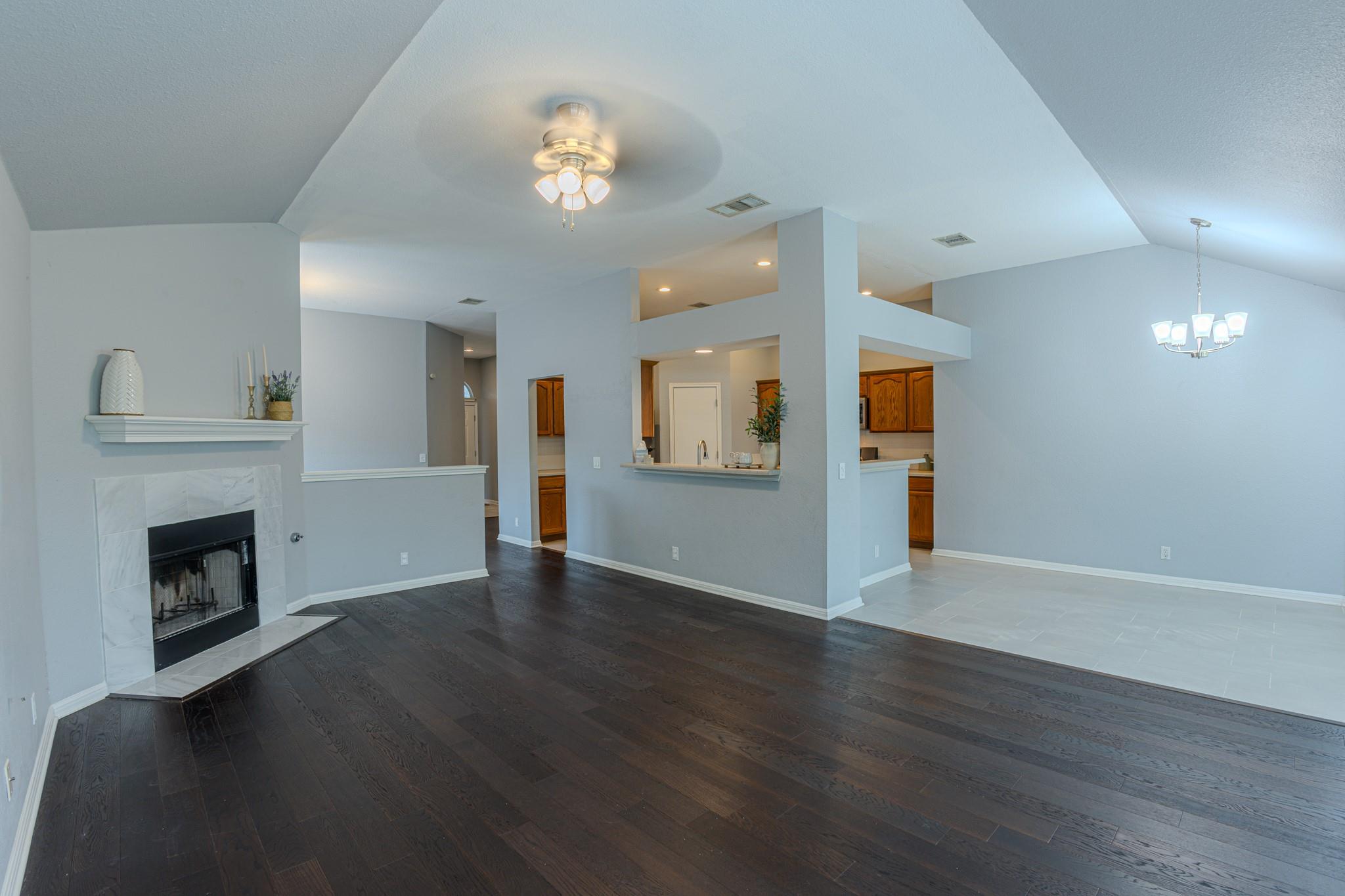 208 Discovery, Kyle, TX 78640