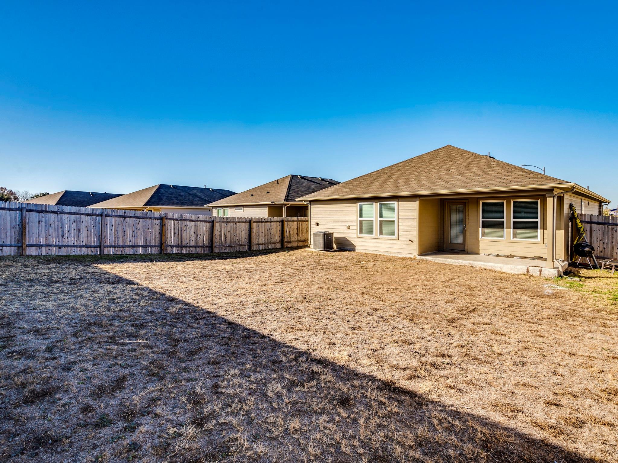 316 ADDISON Pl, Lockhart, TX 78644