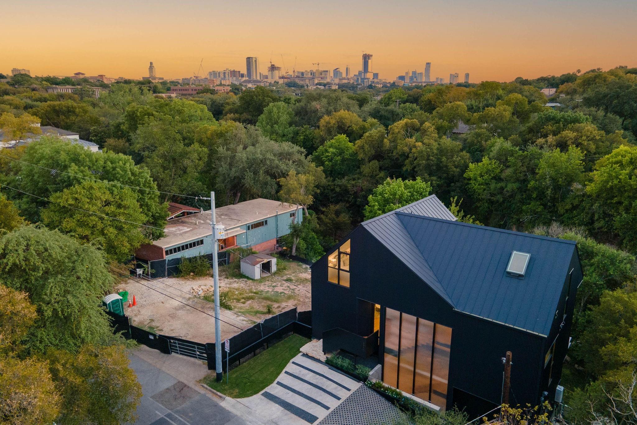 1111 W 31st St, Austin, TX 78705