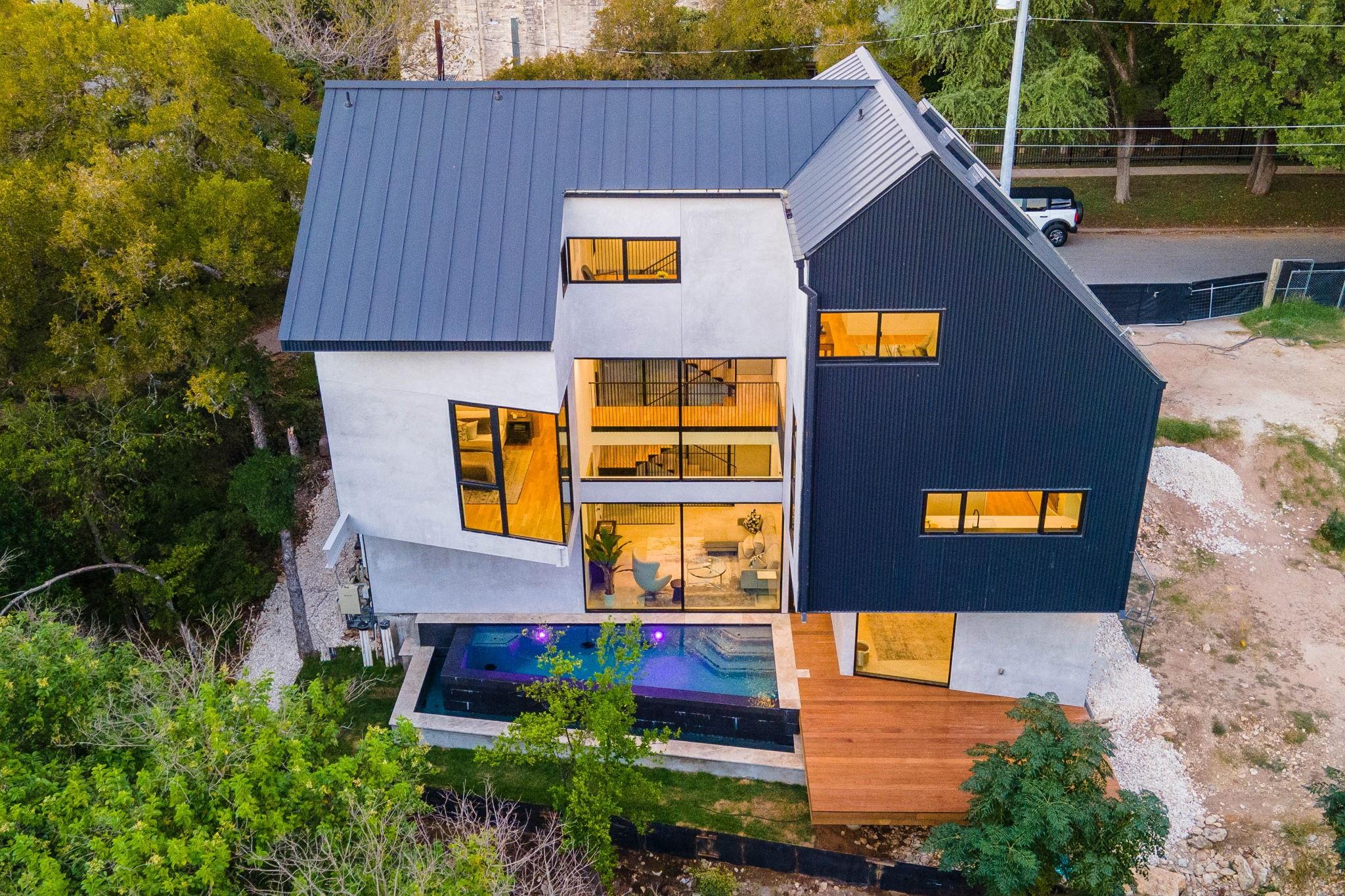 1111 W 31st St, Austin, TX 78705