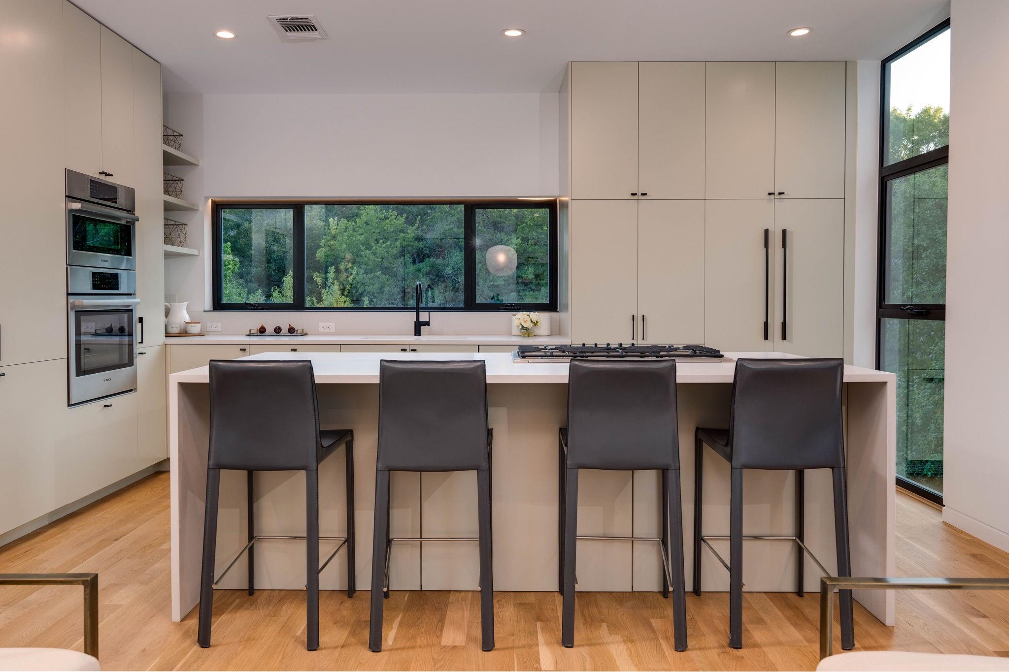 1111 W 31st St, Austin, TX 78705