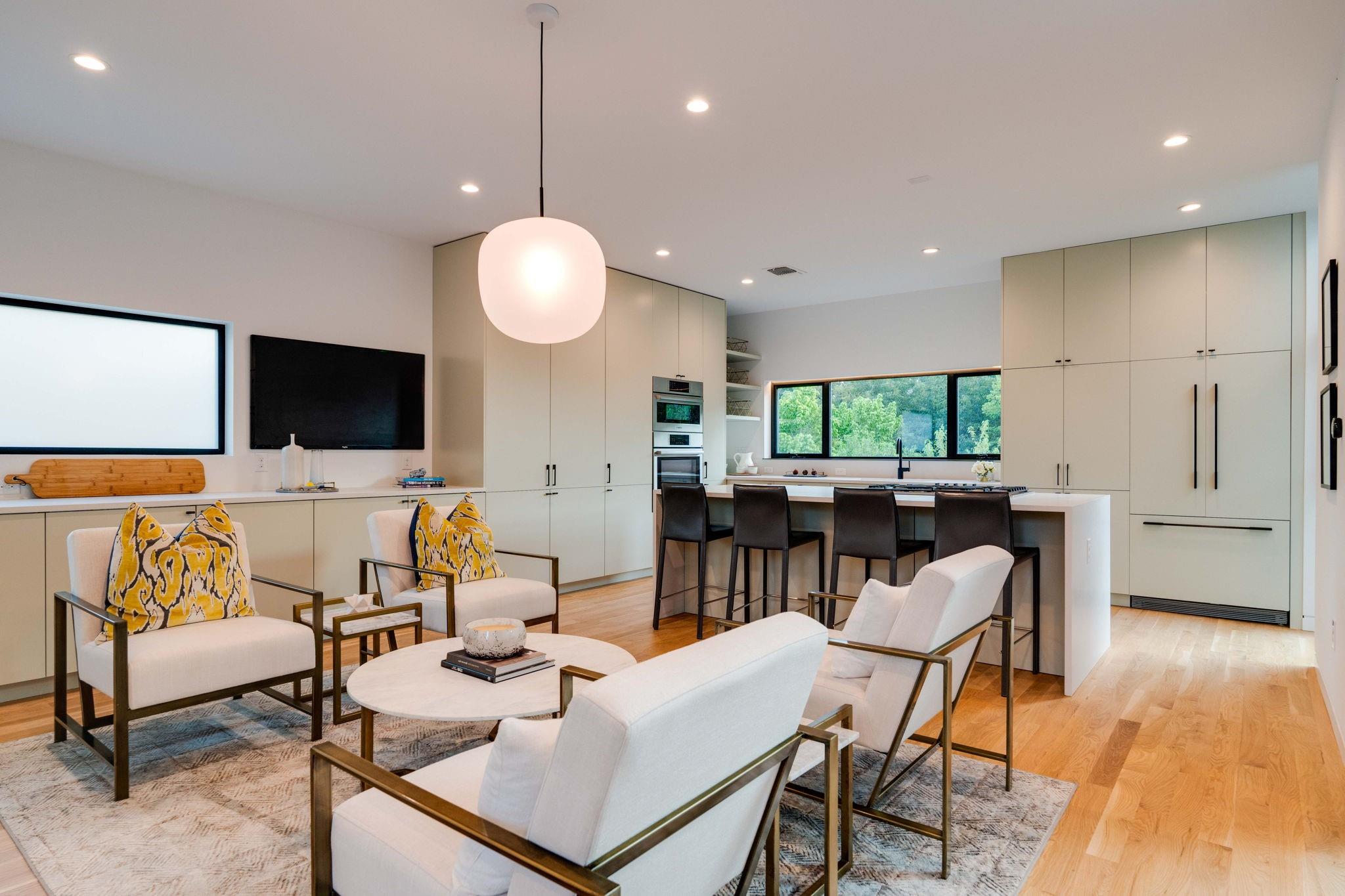 1111 W 31st St, Austin, TX 78705