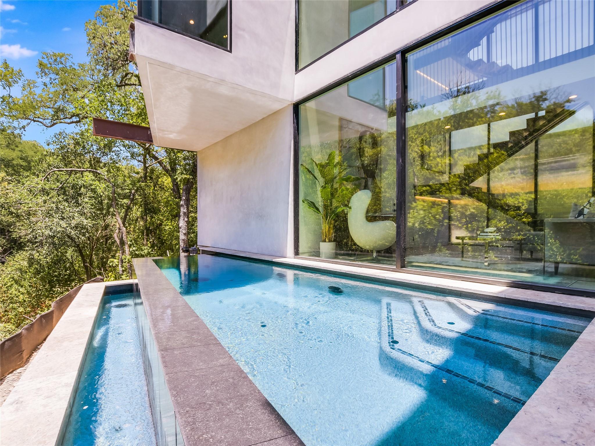 1111 W 31st St, Austin, TX 78705