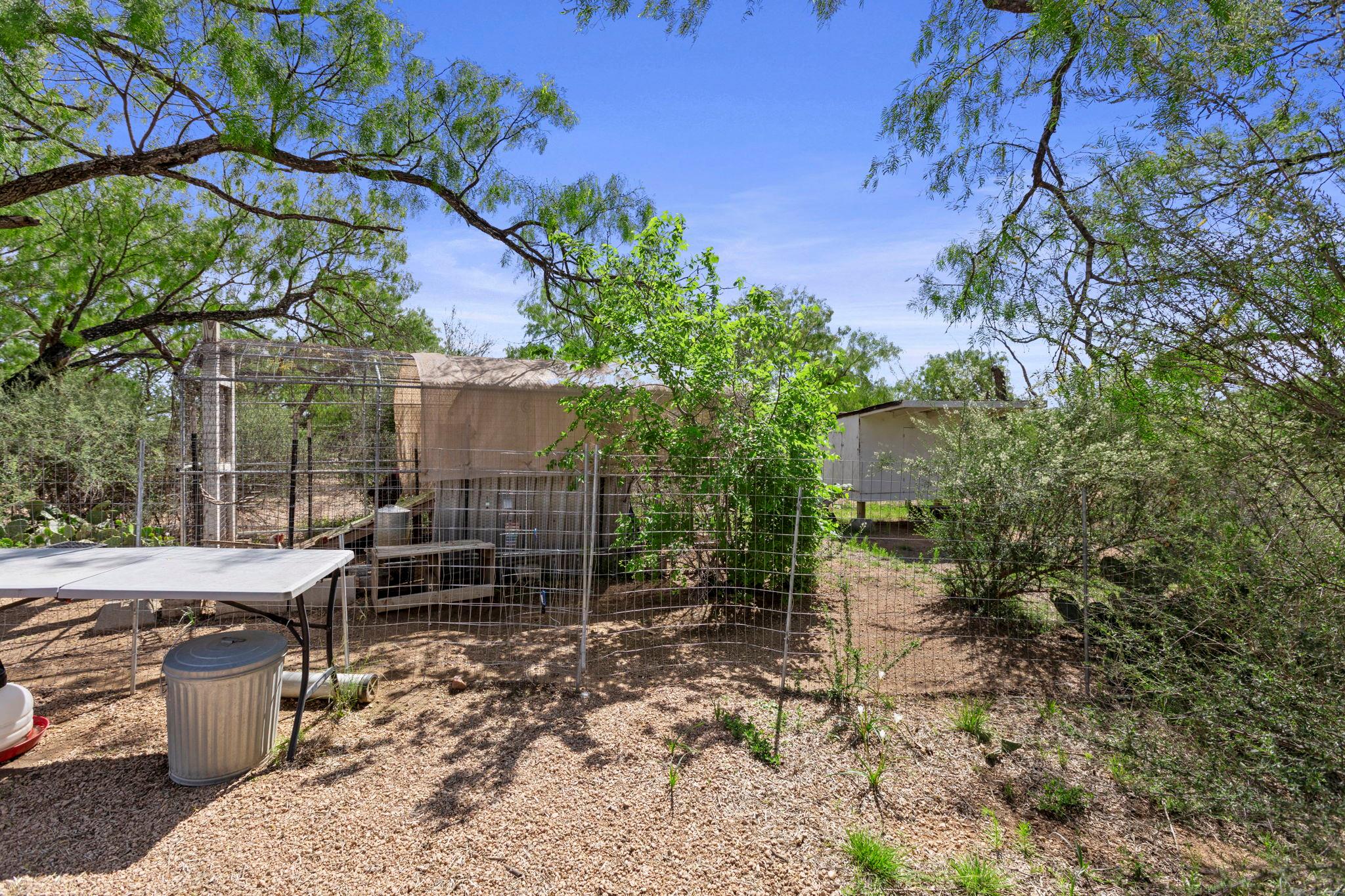 813 Airway St, Kingsland, TX 78639