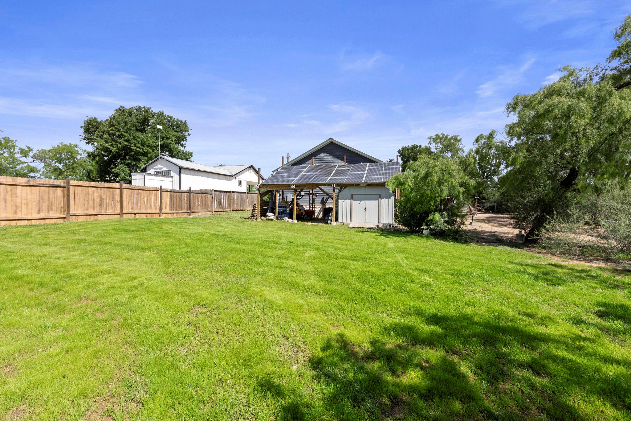 813 Airway St, Kingsland, TX 78639