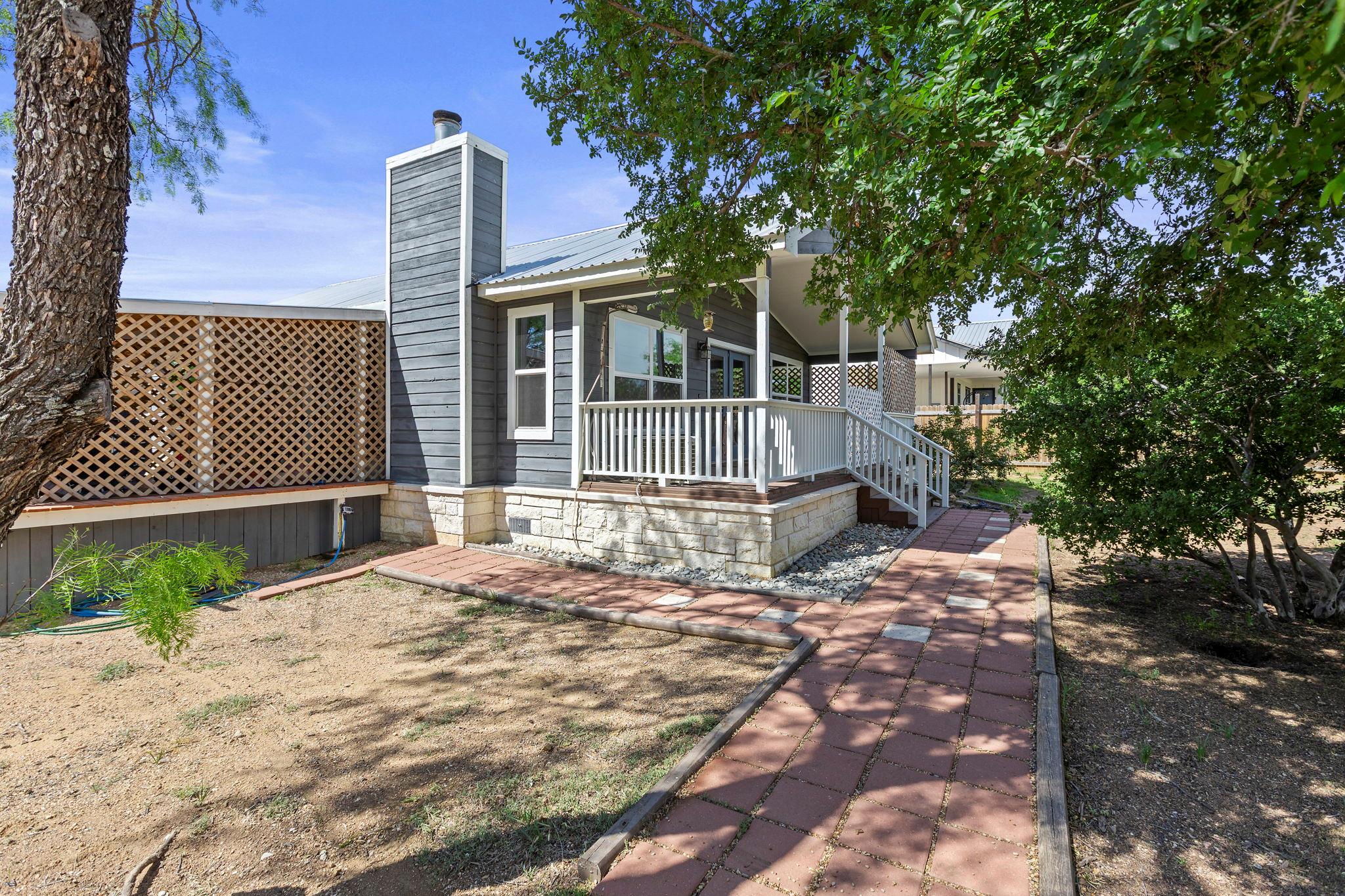 813 Airway St, Kingsland, TX 78639