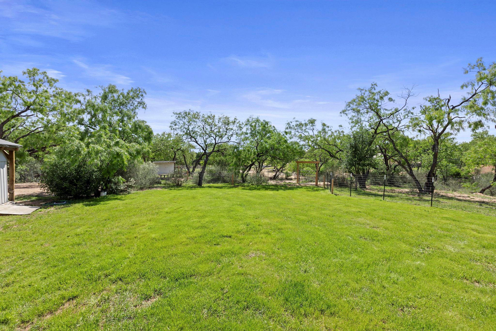 813 Airway St, Kingsland, TX 78639