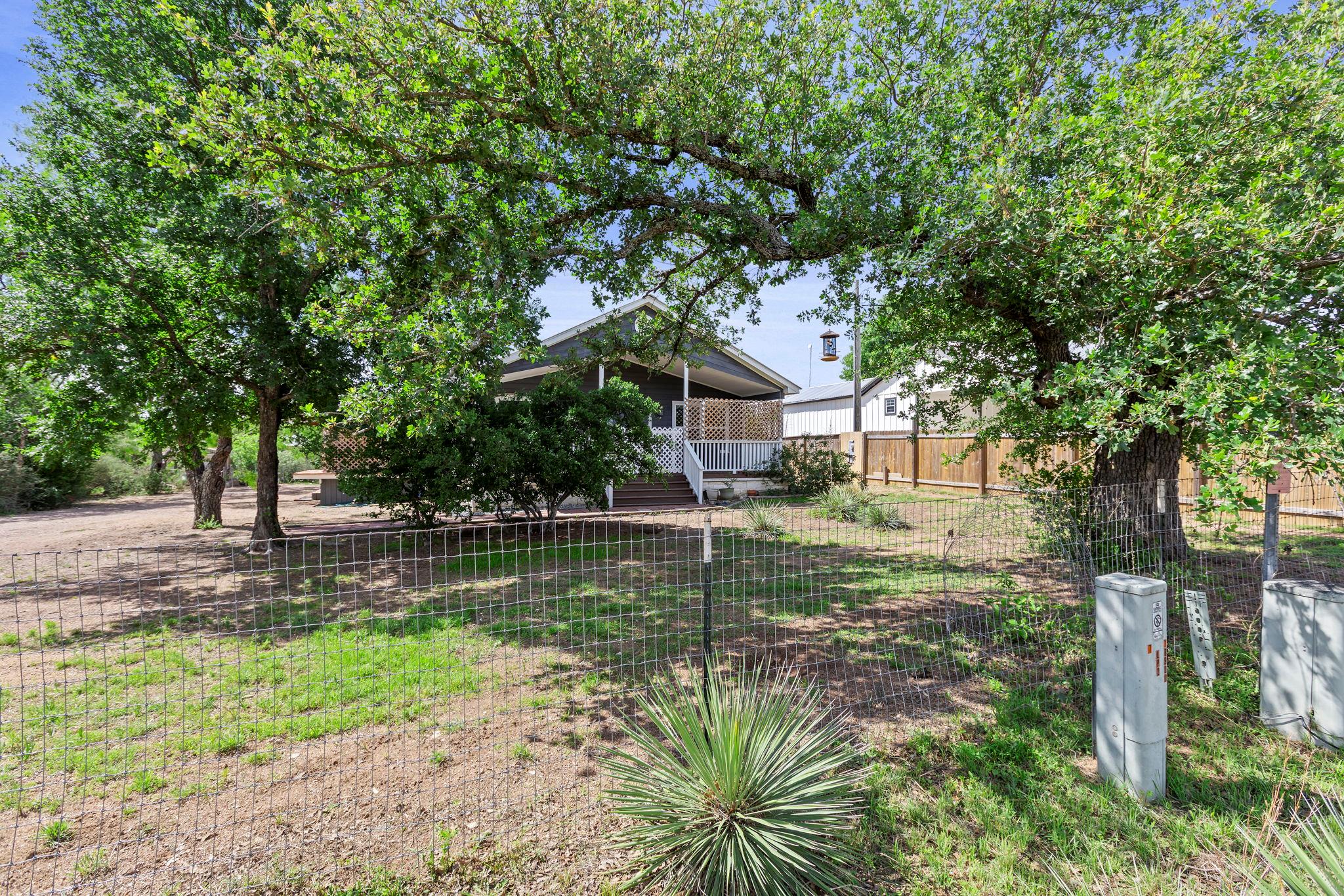 813 Airway St, Kingsland, TX 78639