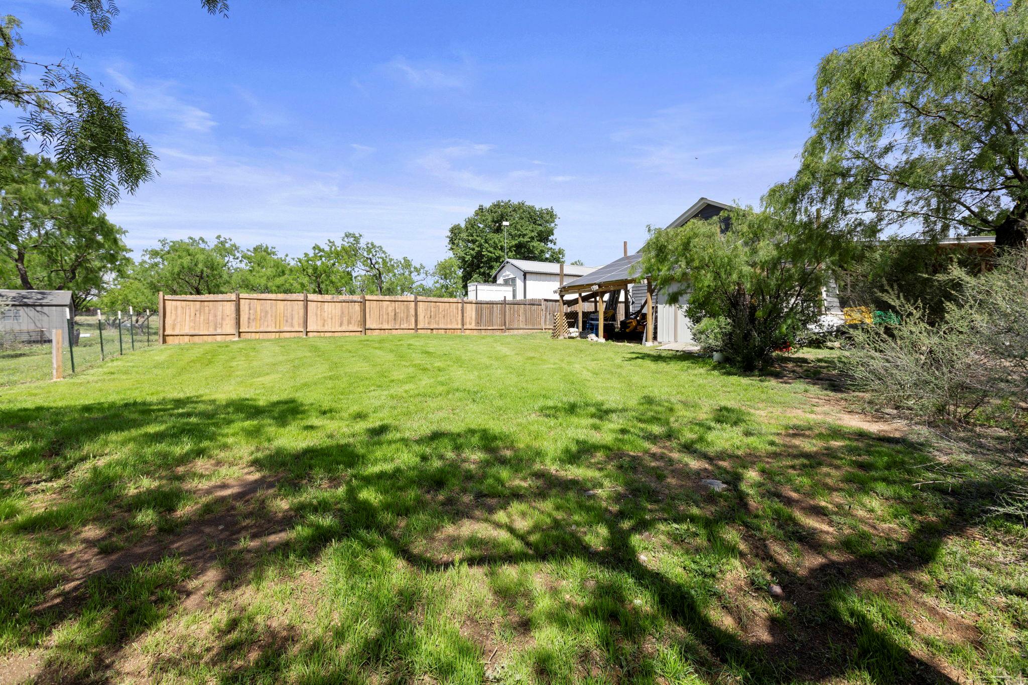 813 Airway St, Kingsland, TX 78639