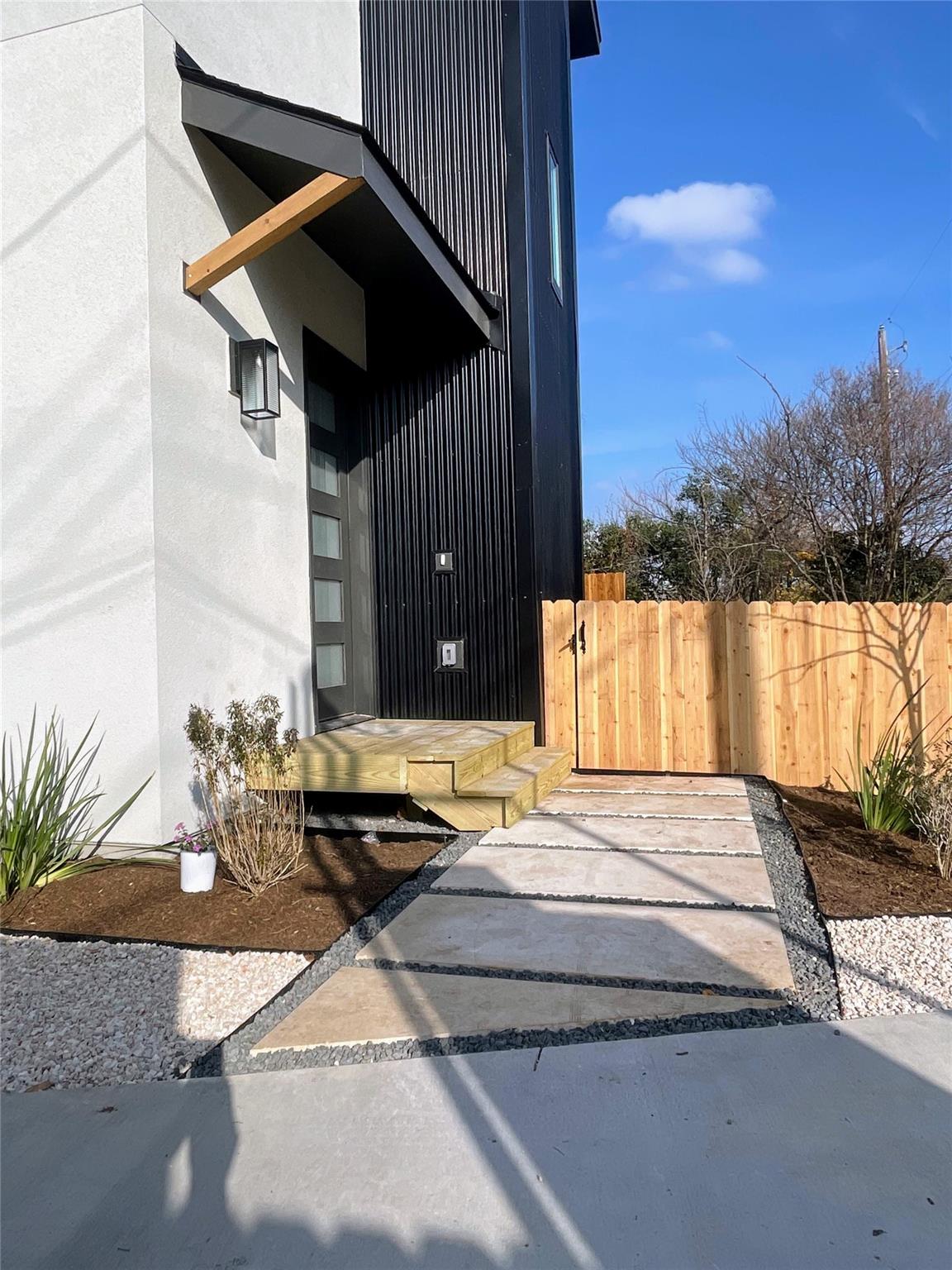 2818 E 22nd St # 1, Austin, TX 78722