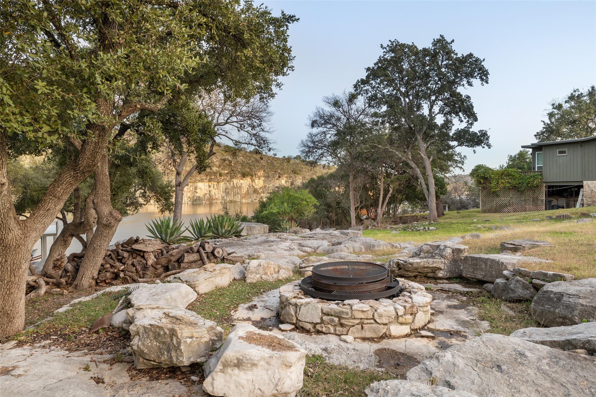 1204 Los Escondidos St, Marble Falls, TX 78654