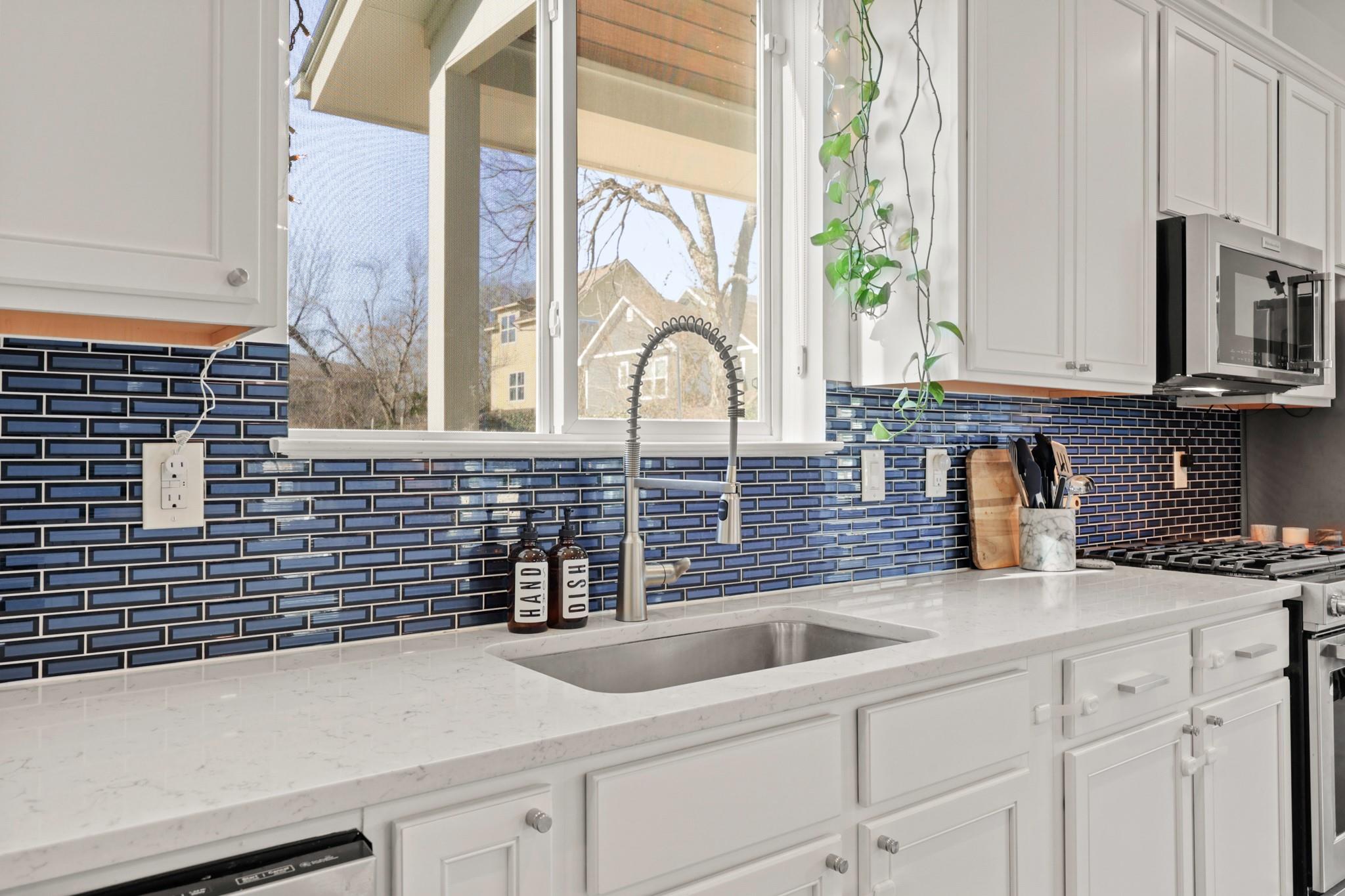 1102 1/2 Tillery St # 1, Austin, TX 78702