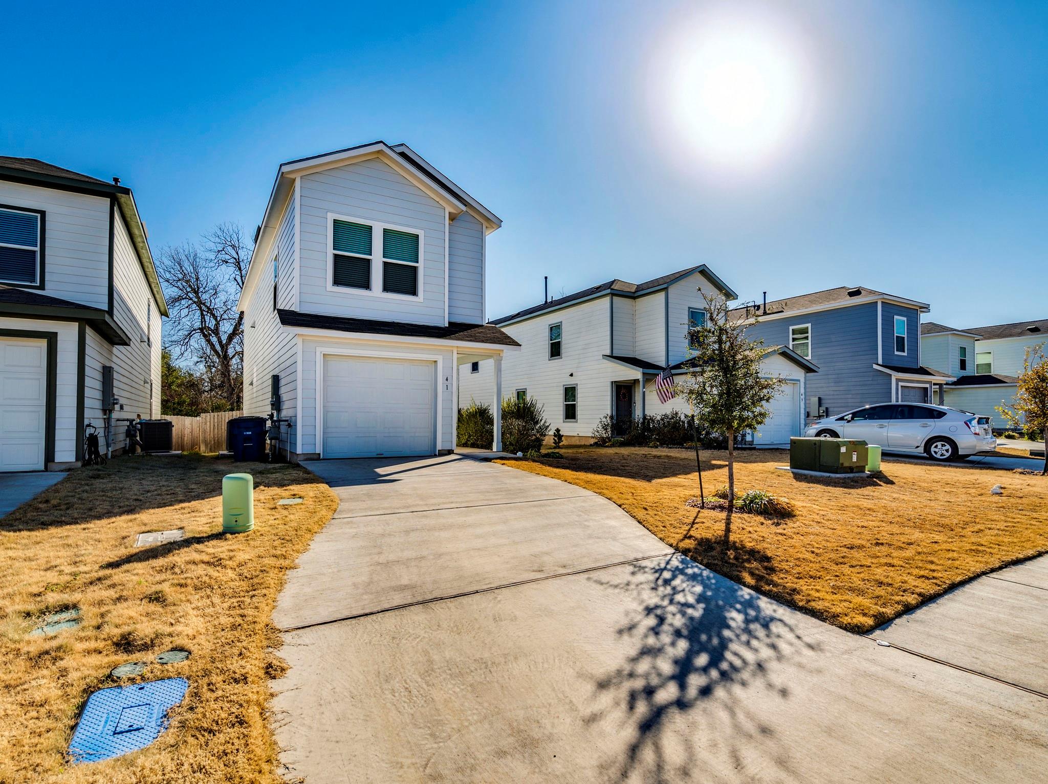 41 Trinity Cir, Lockhart, TX 78644