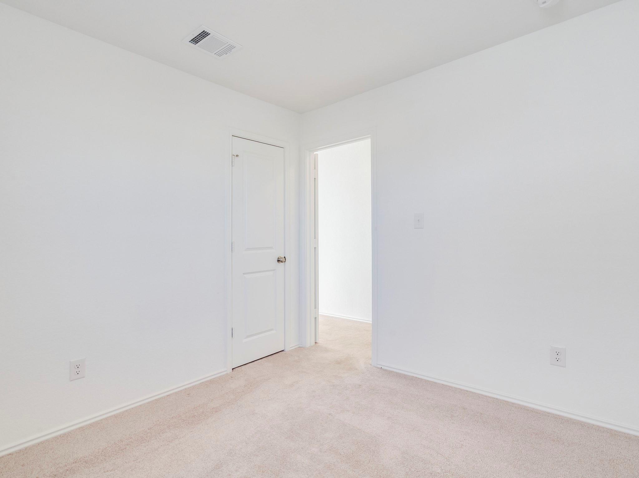 41 Trinity Cir, Lockhart, TX 78644