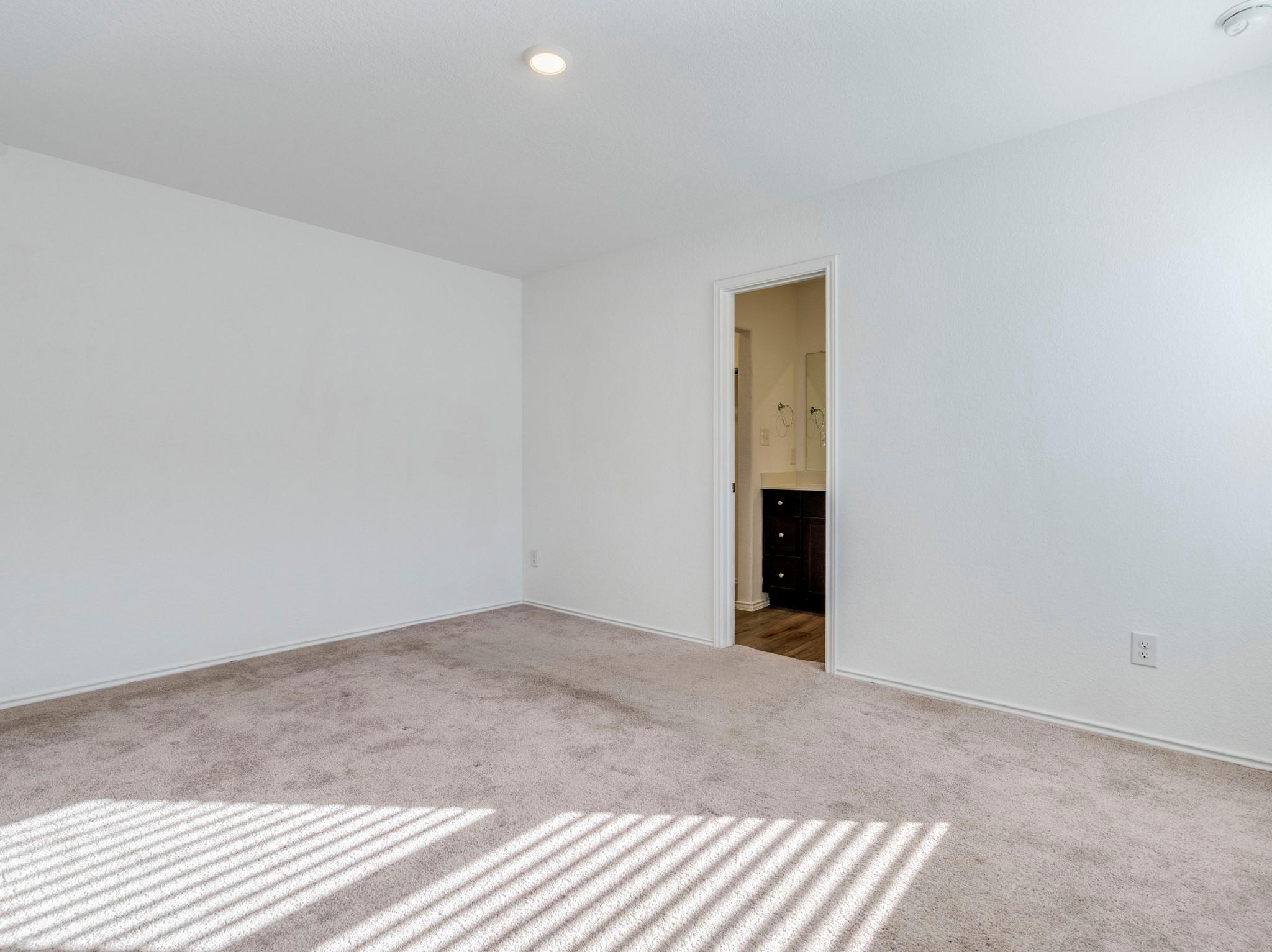 41 Trinity Cir, Lockhart, TX 78644