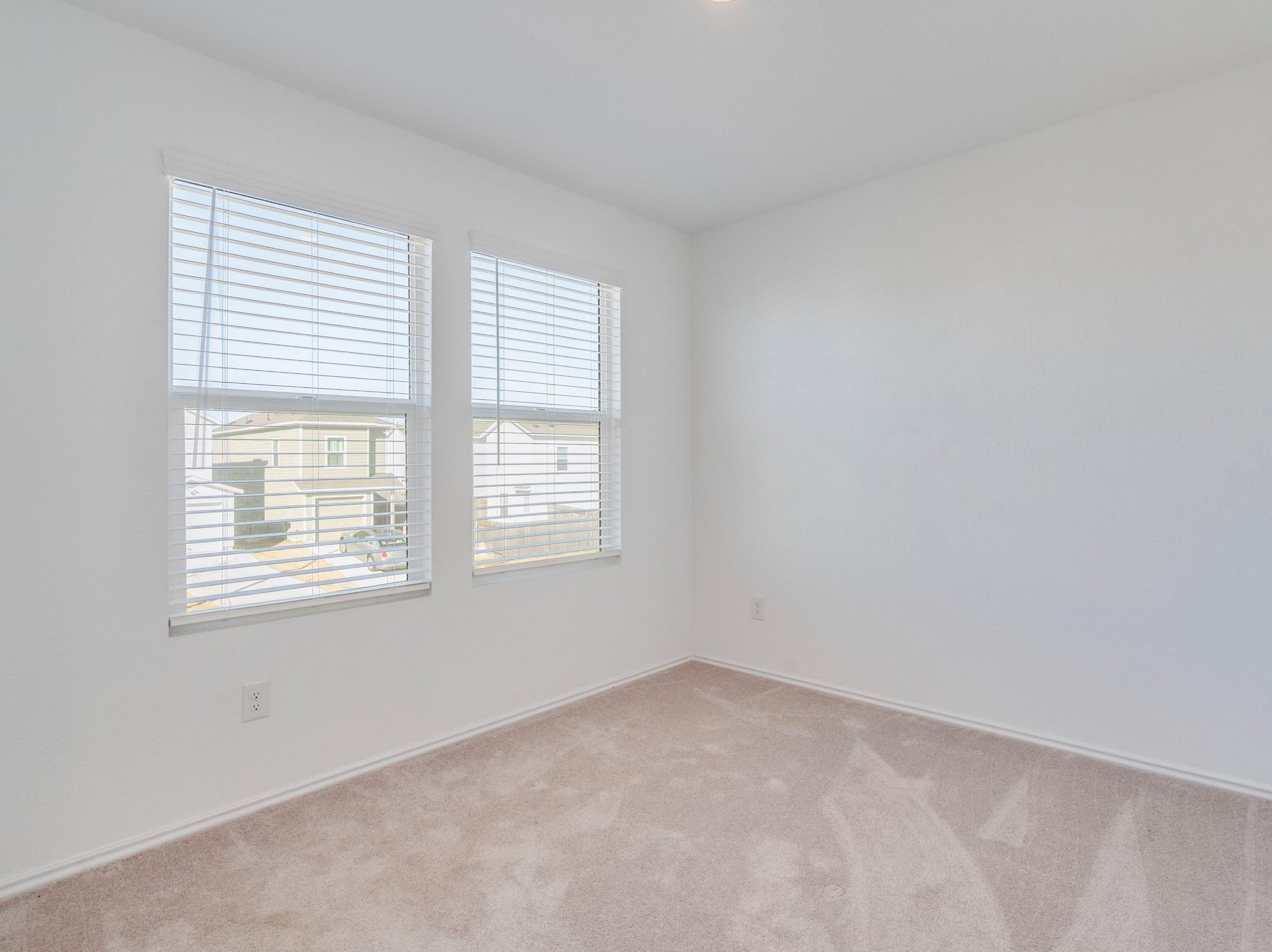 41 Trinity Cir, Lockhart, TX 78644