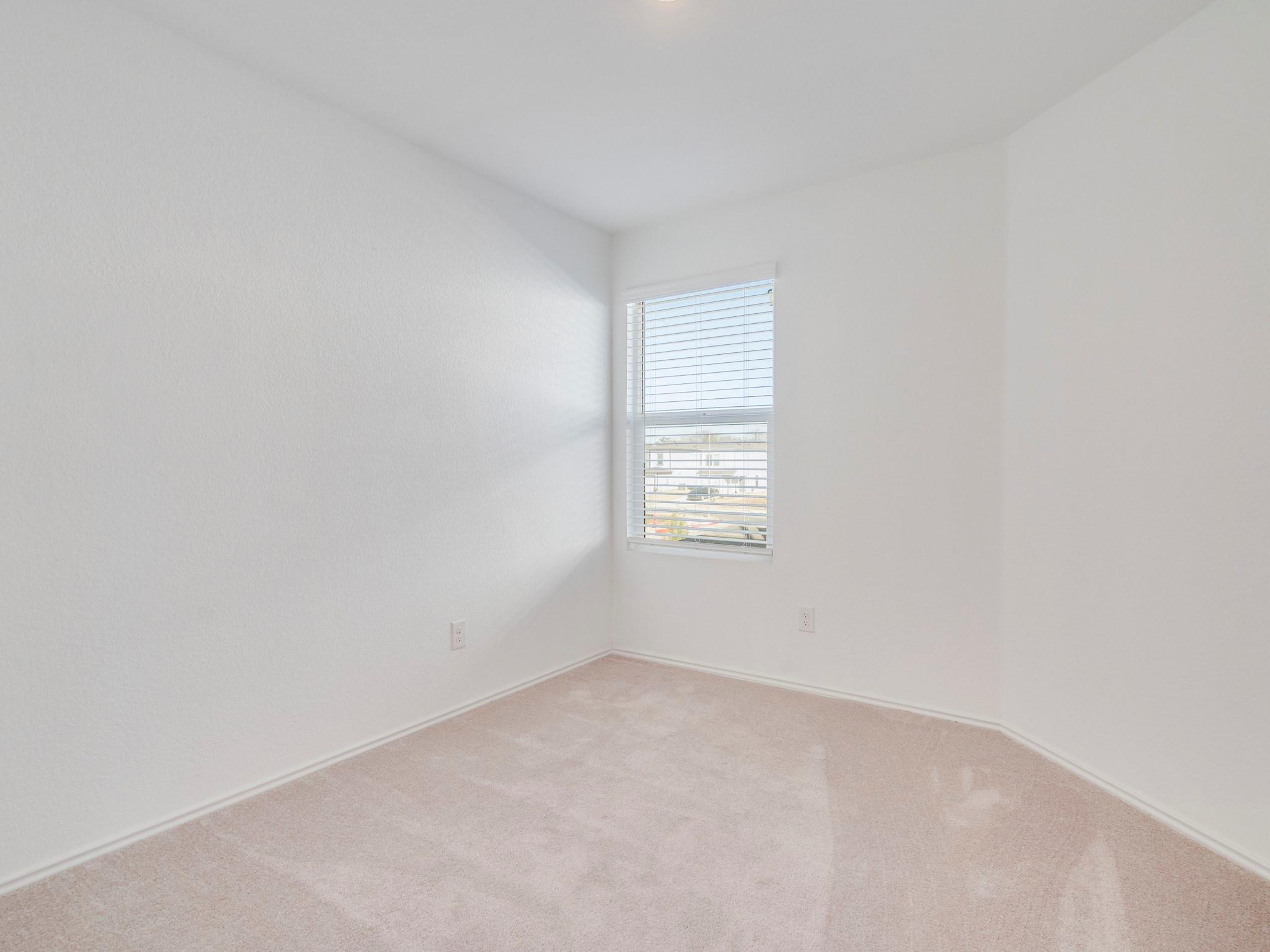 41 Trinity Cir, Lockhart, TX 78644