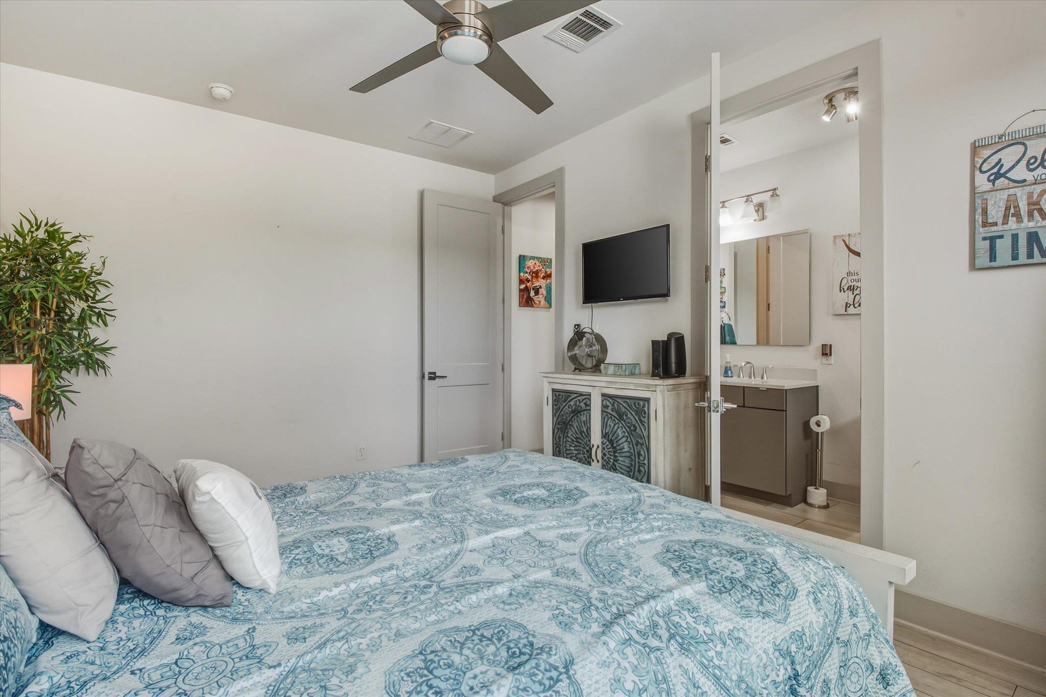 20501 Houston Cv, Lago Vista, TX 78645