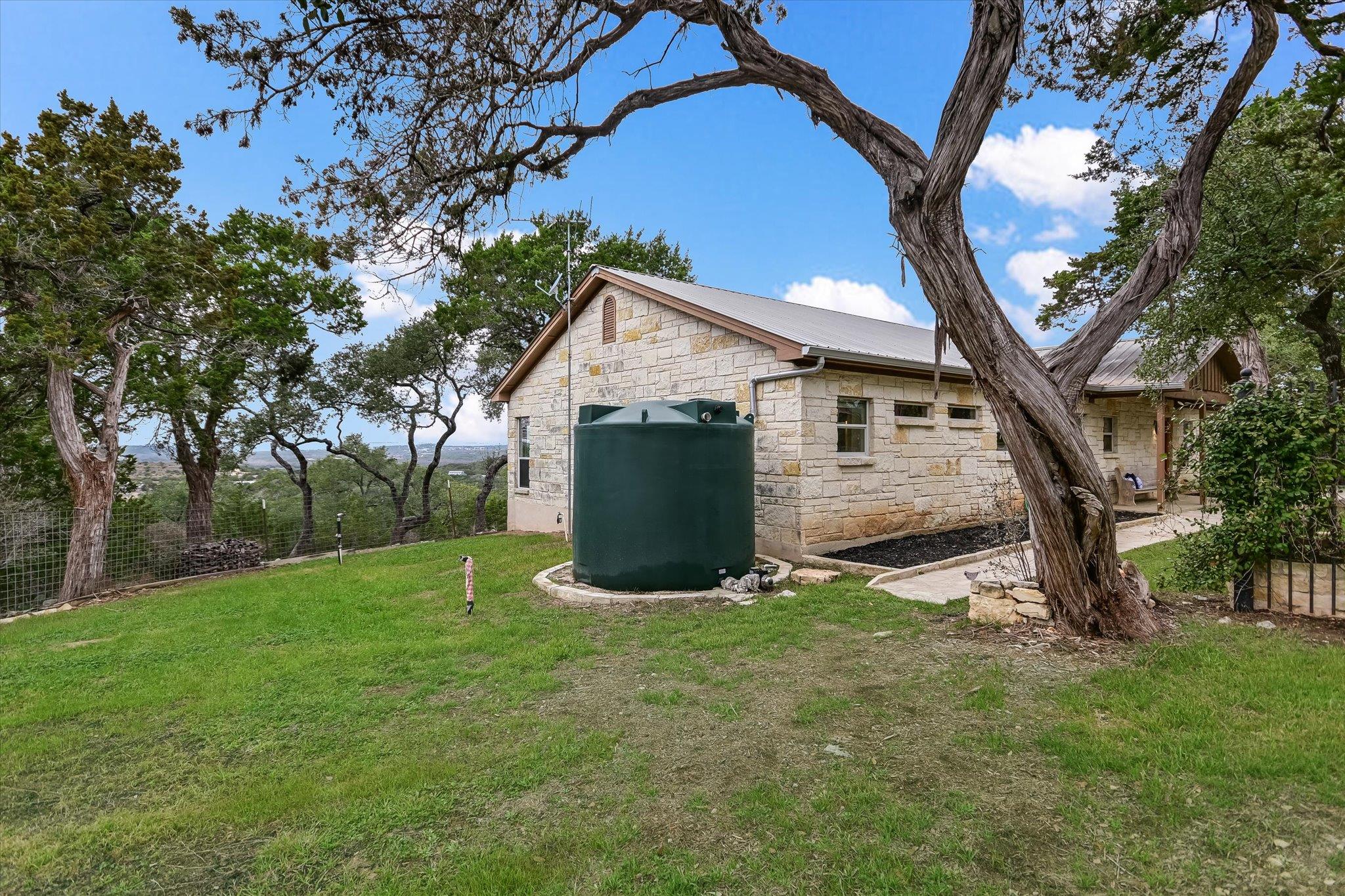816 BUTTERCUP Ln, Wimberley, TX 78676