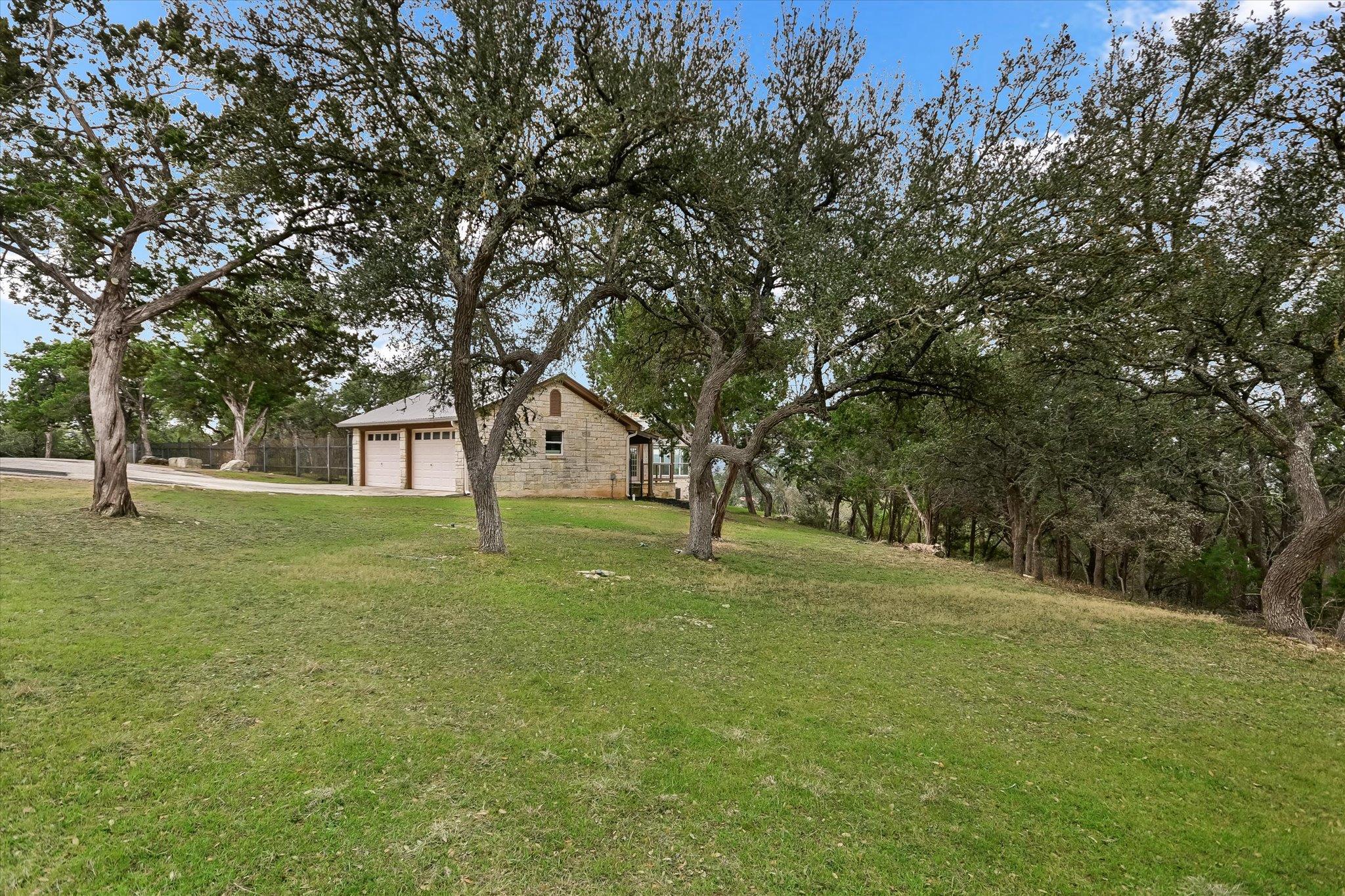 816 BUTTERCUP Ln, Wimberley, TX 78676