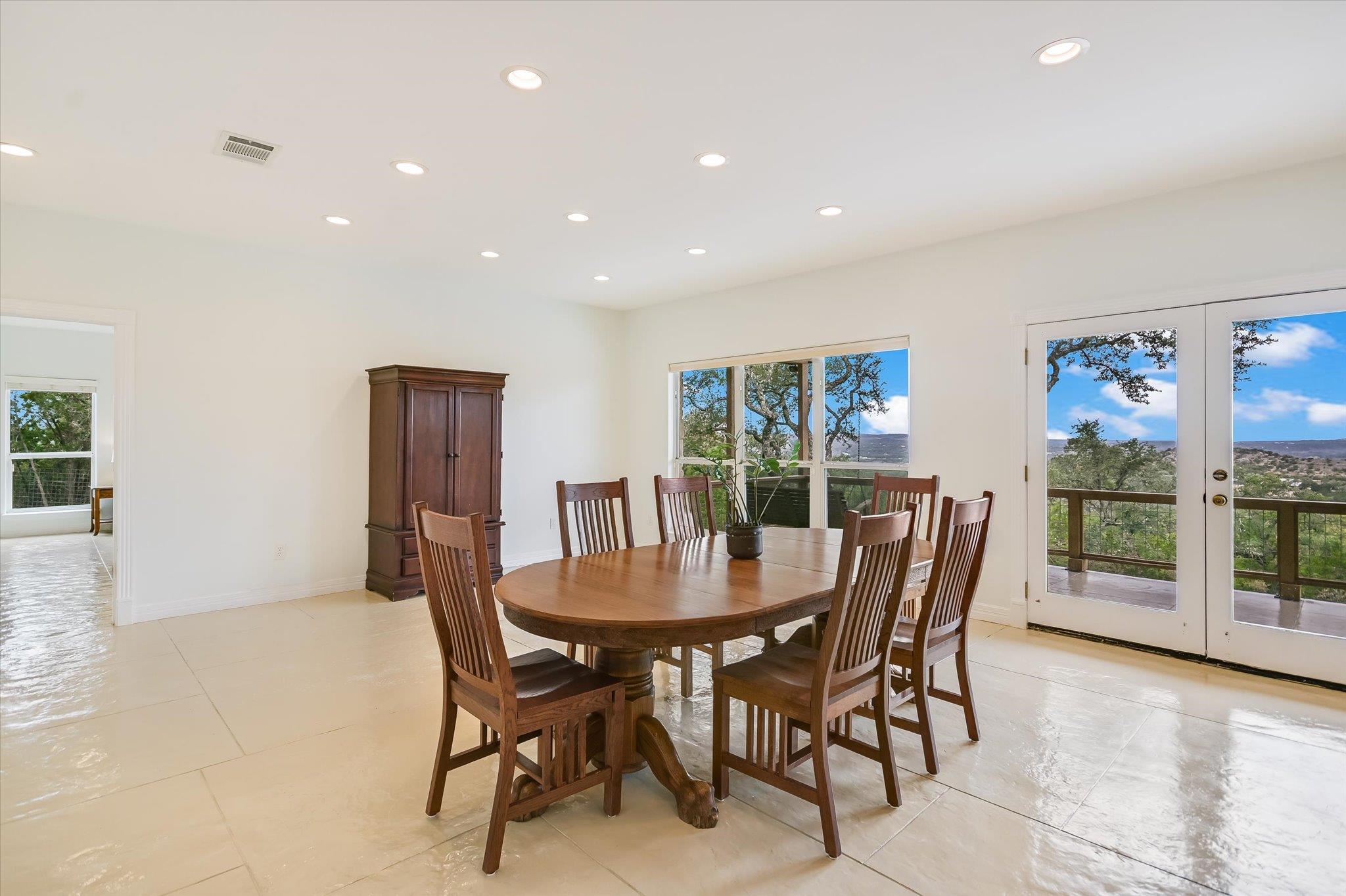 816 BUTTERCUP Ln, Wimberley, TX 78676