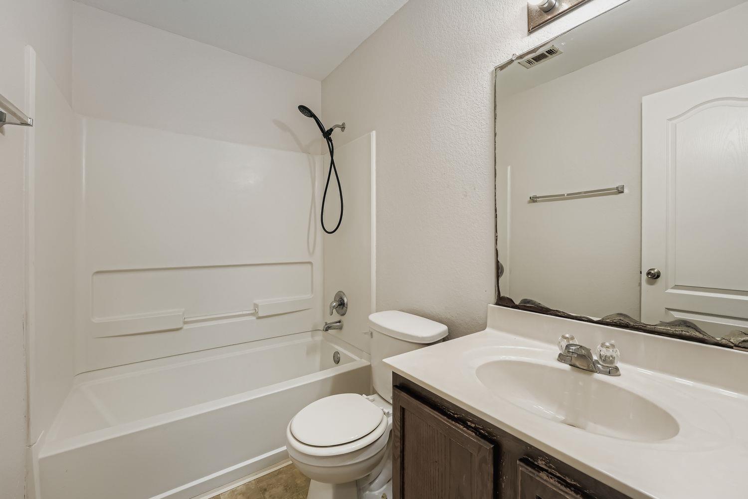 302 Floating Leaf Dr, Hutto, TX 78634