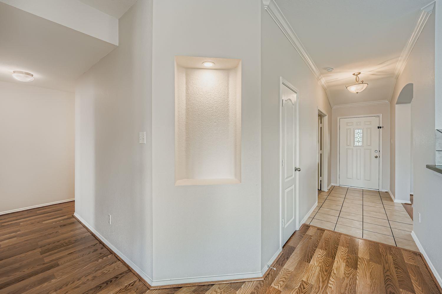 302 Floating Leaf Dr, Hutto, TX 78634