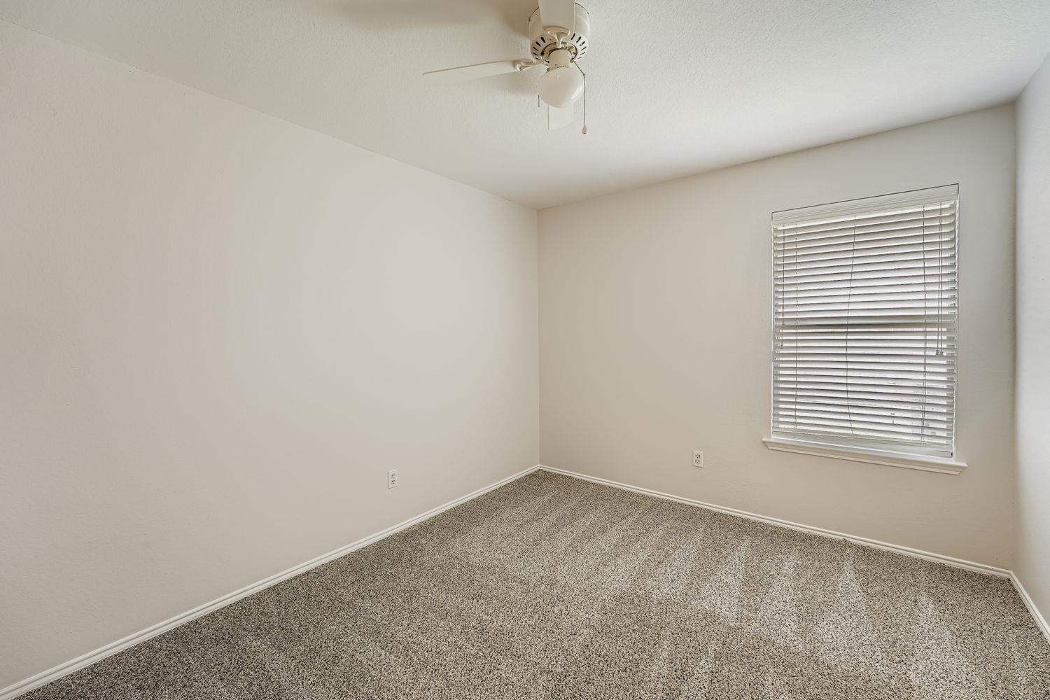 302 Floating Leaf Dr, Hutto, TX 78634