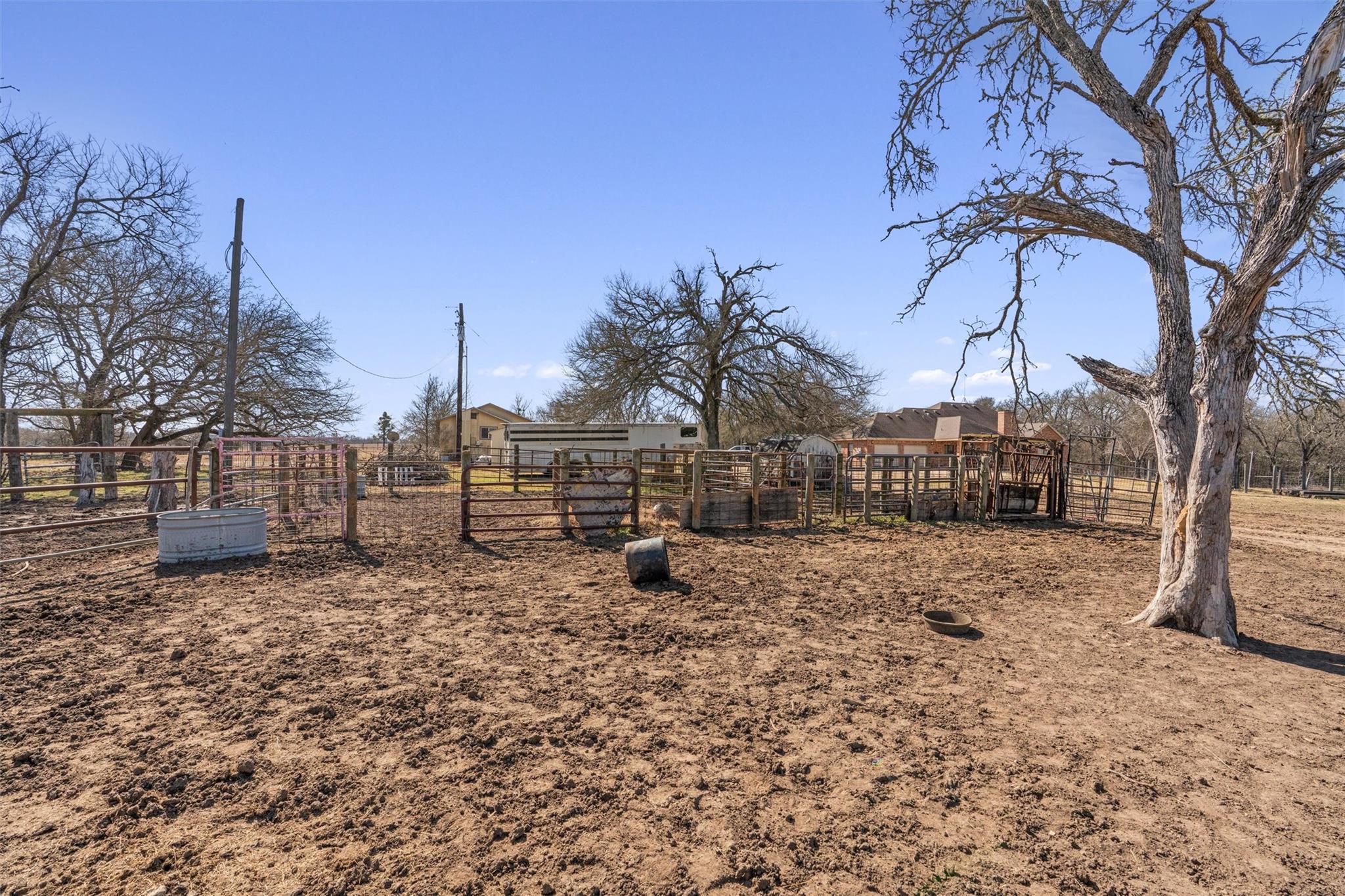 173 County Road 458A, Thorndale, TX 76577