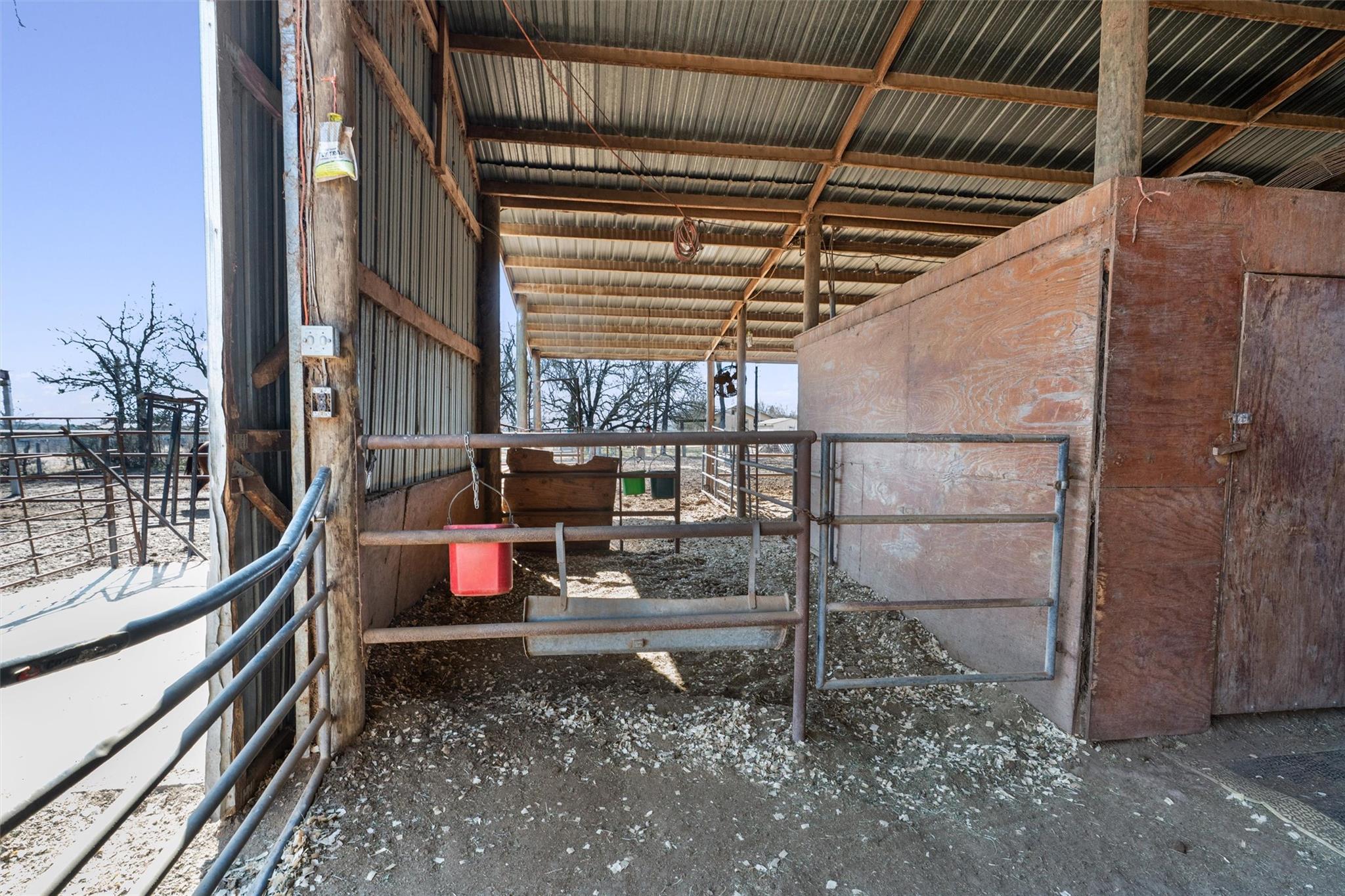 173 County Road 458A, Thorndale, TX 76577